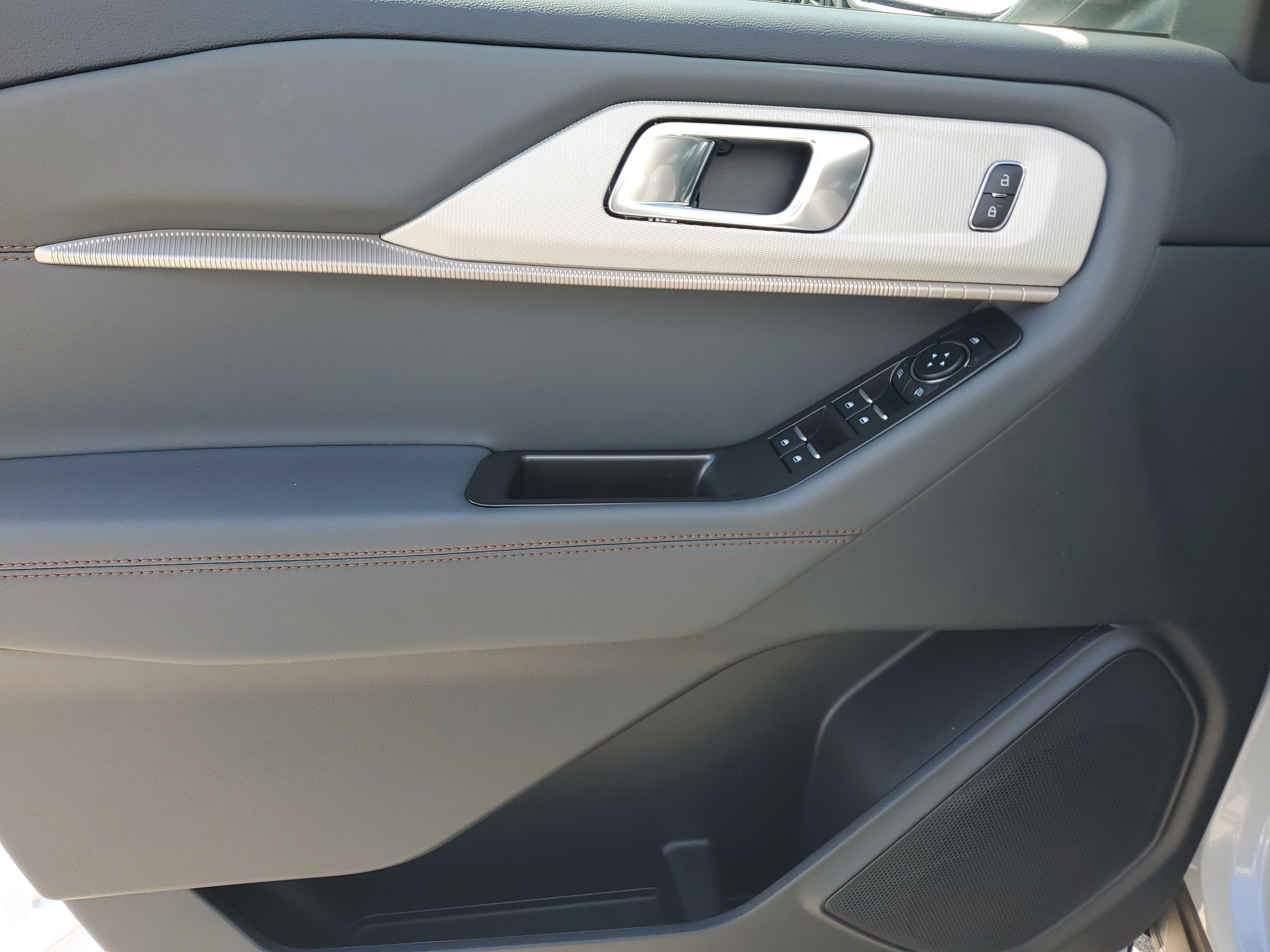 2026 Ford Explorer Active w/100A Pkg