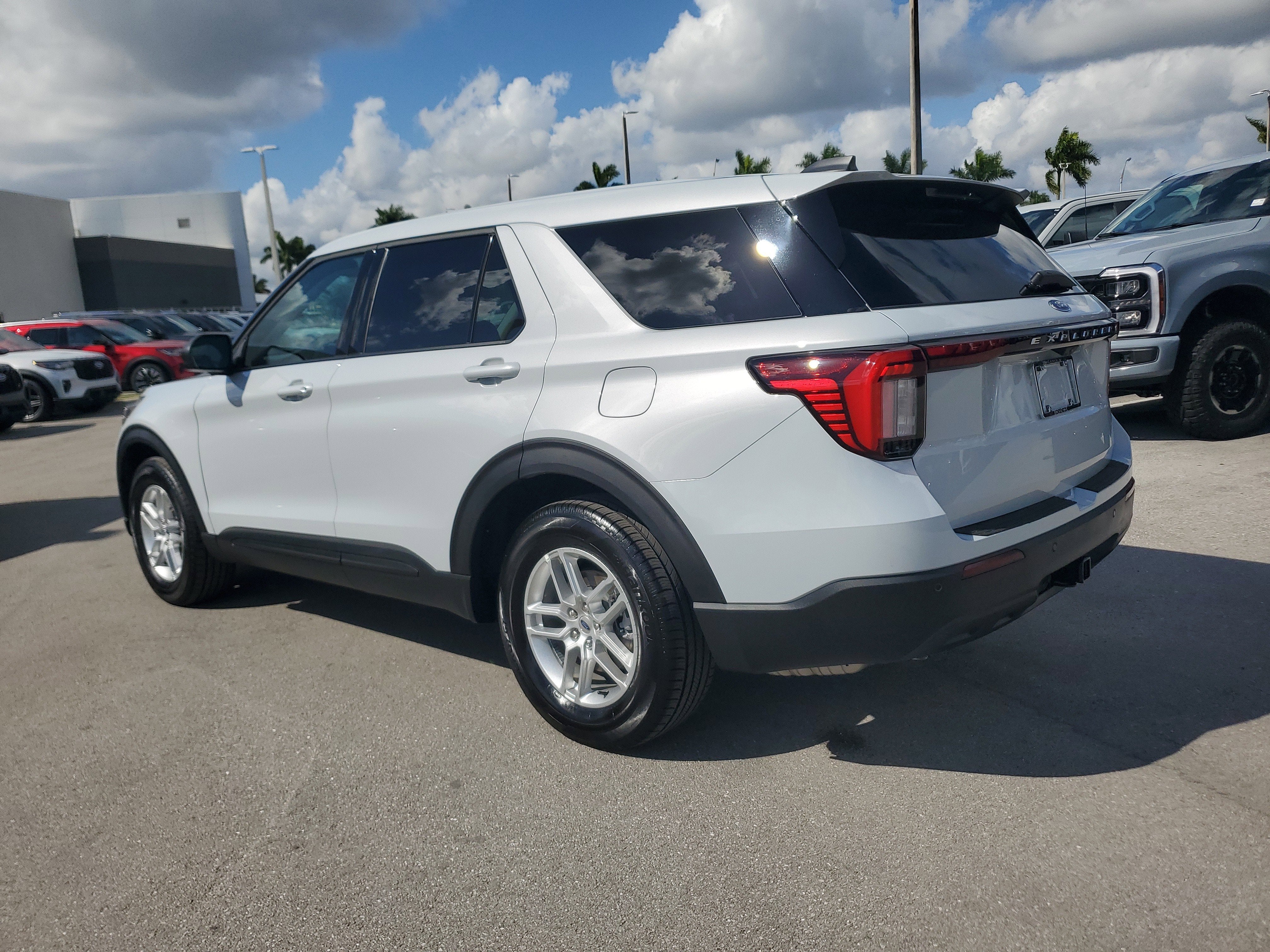 2026 Ford Explorer Active w/100A Pkg