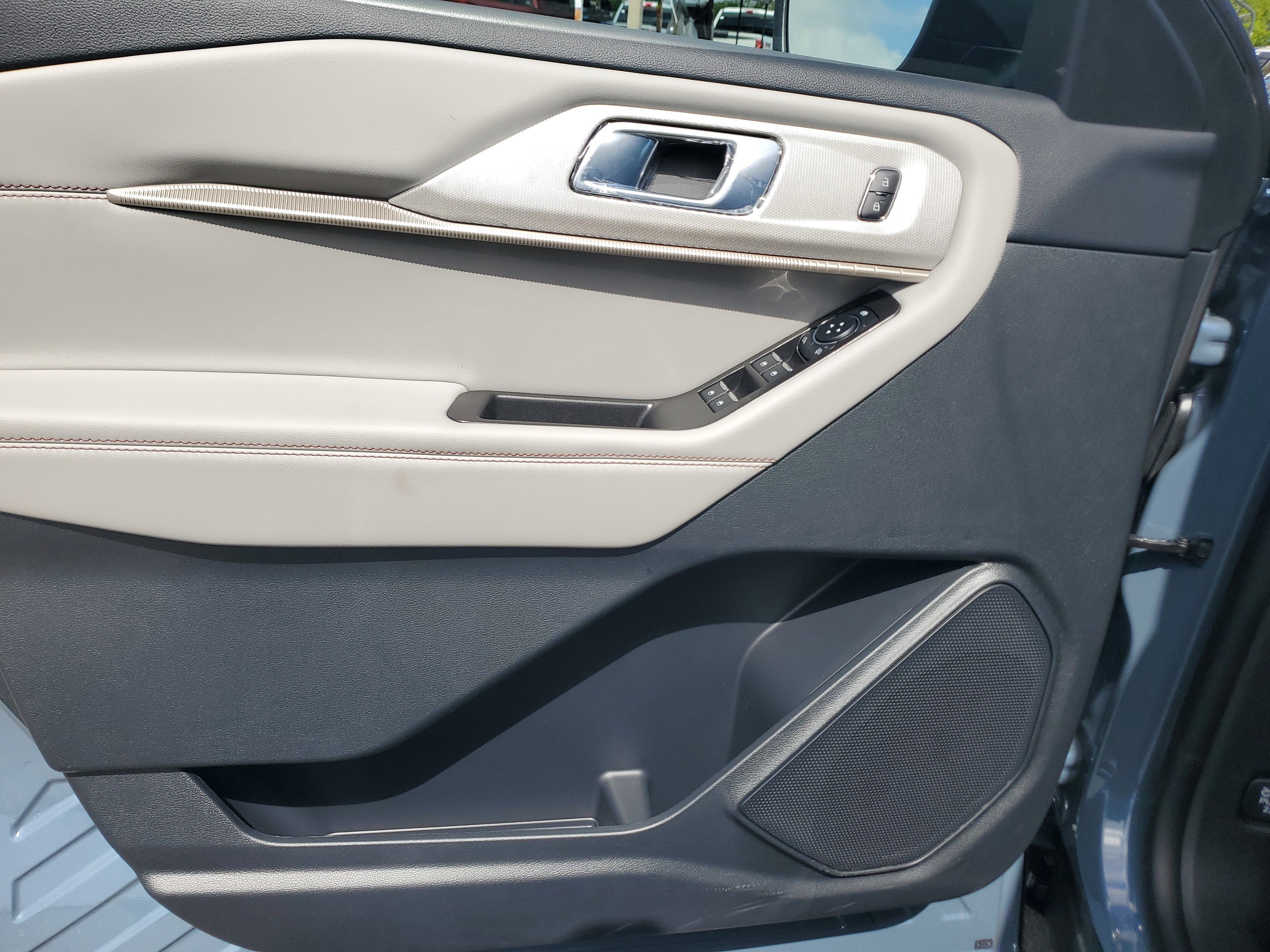 2026 Ford Explorer Active w/200A Pkg