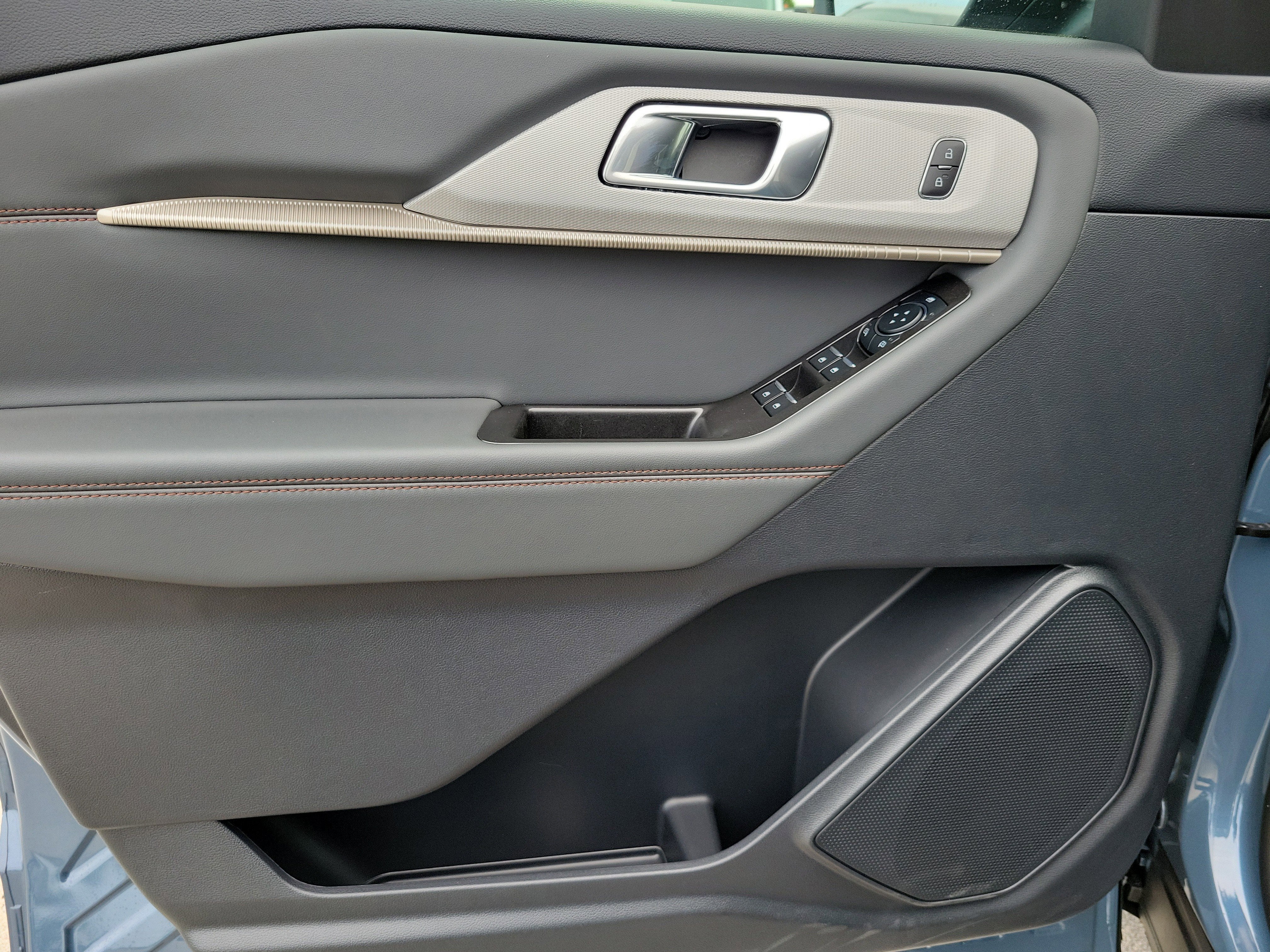 2026 Ford Explorer Active w/100A Pkg