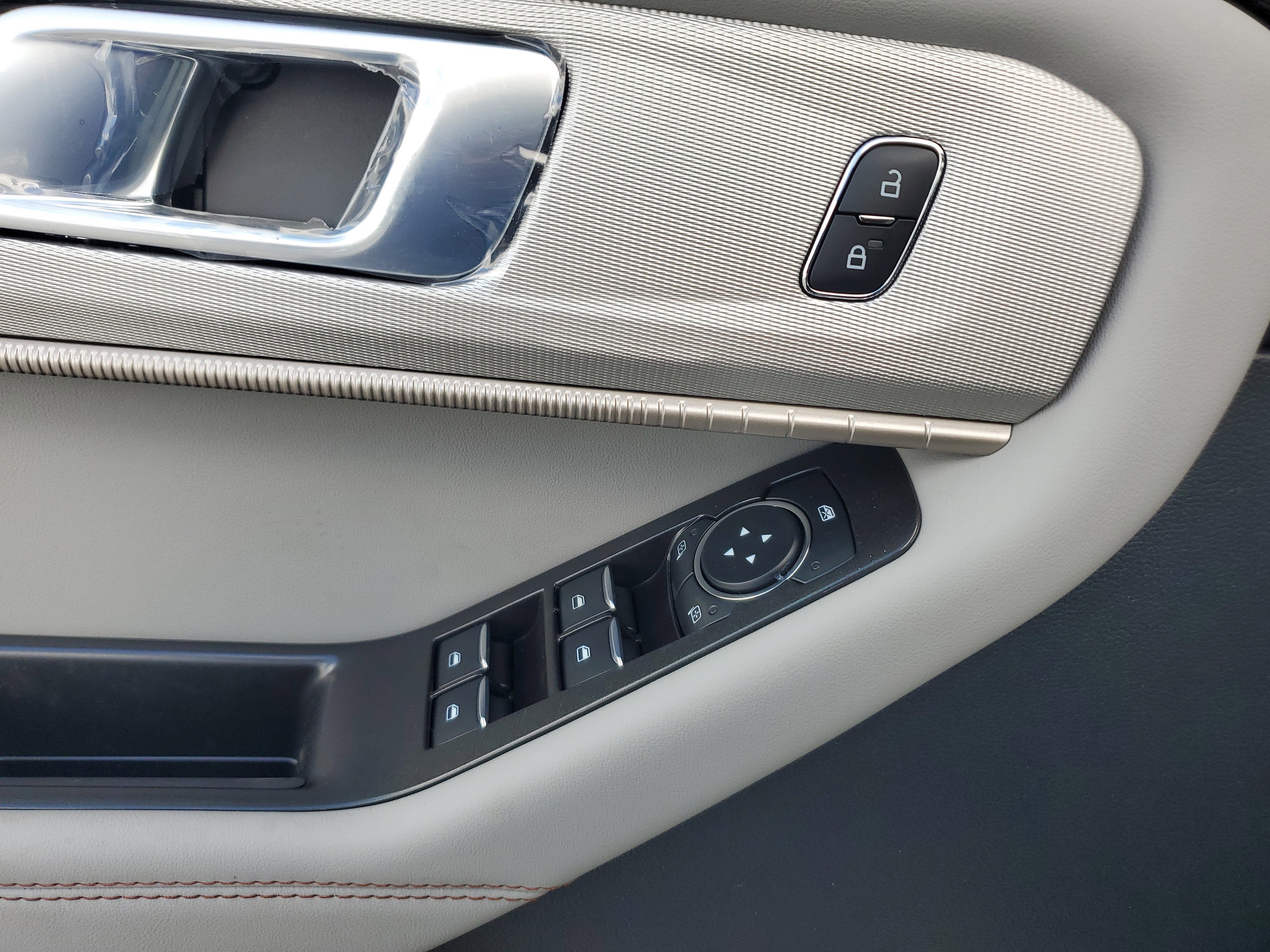 2026 Ford Explorer XLT