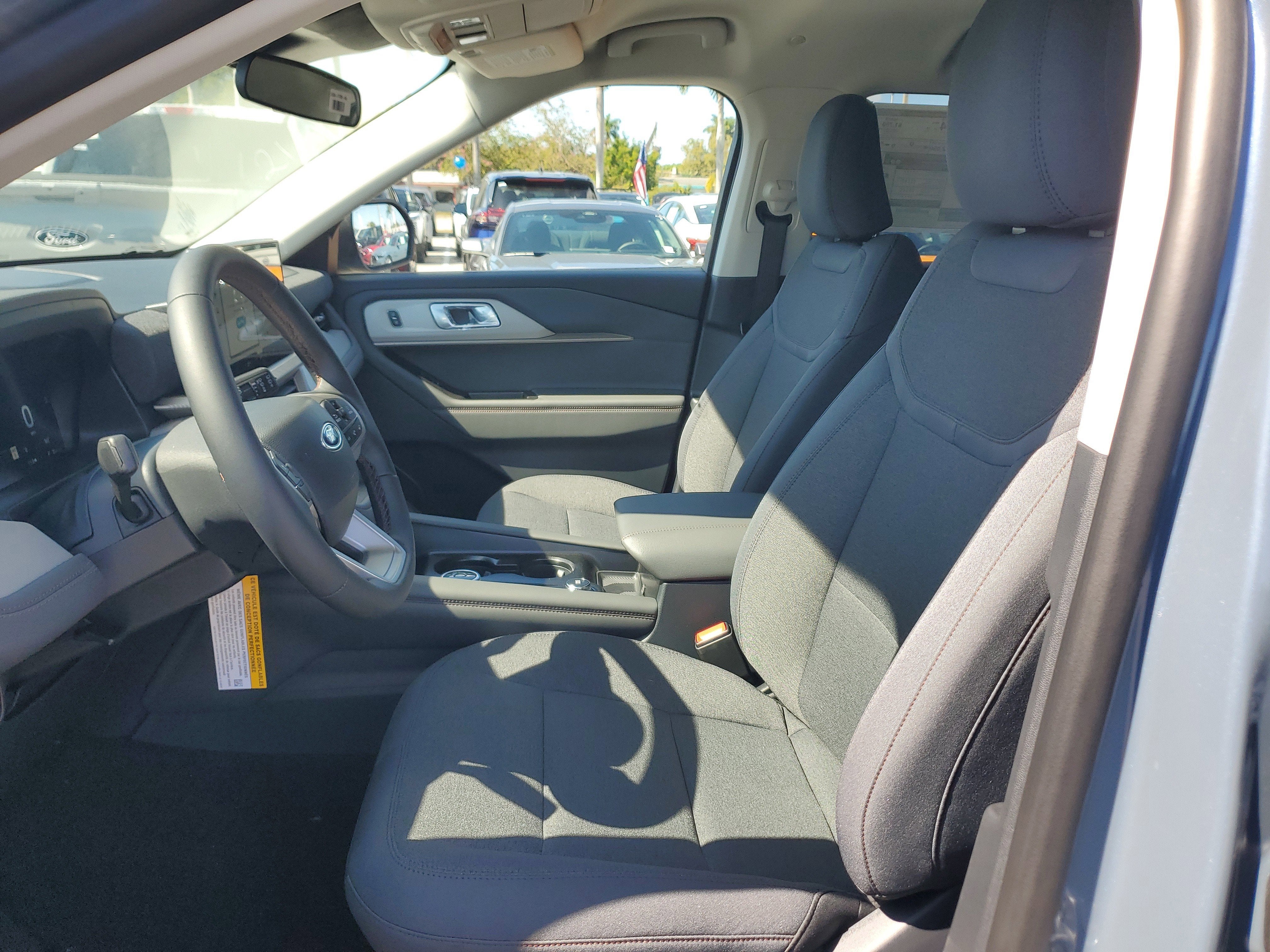 2026 Ford Explorer Active w/200A Pkg