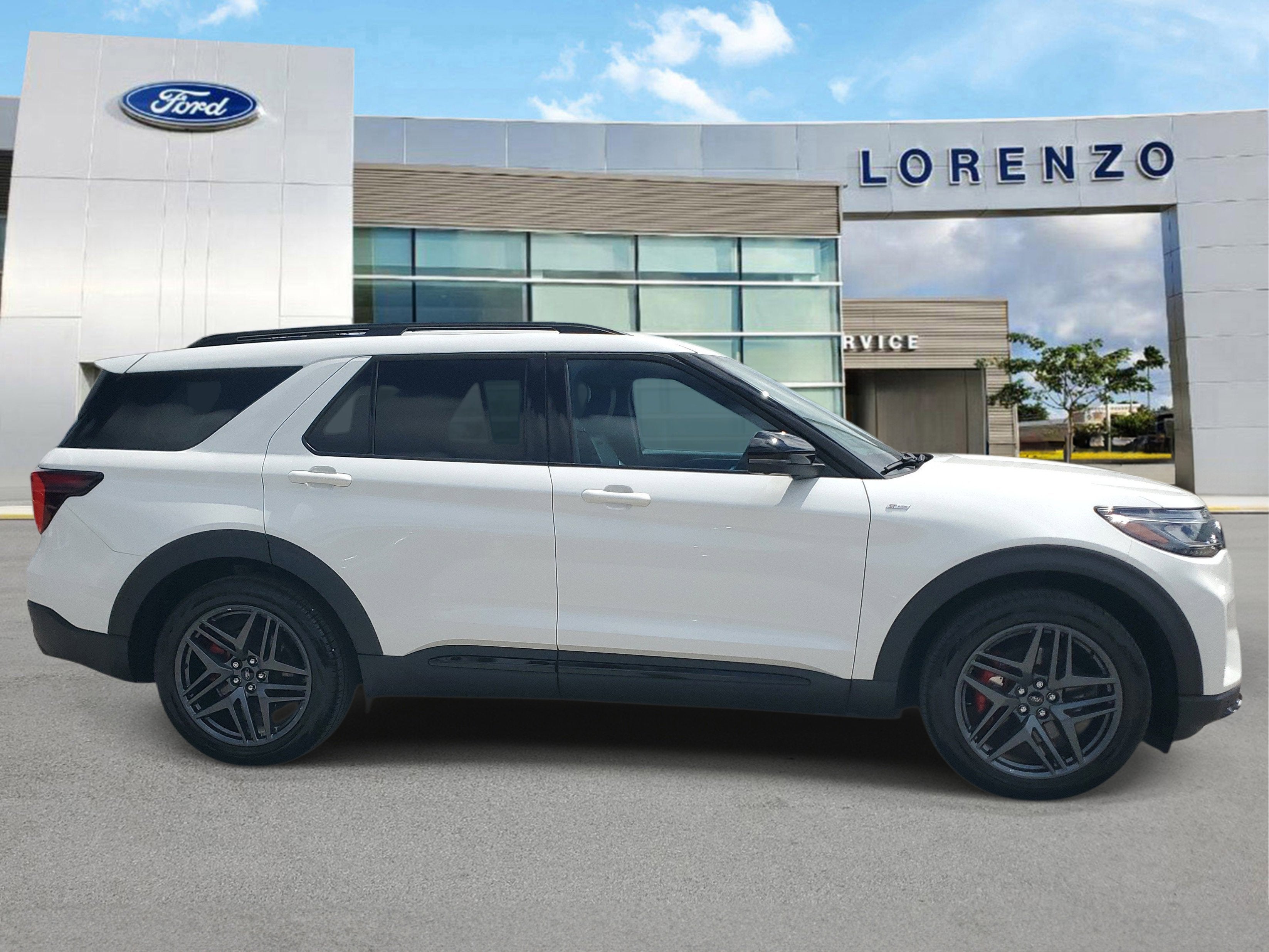 2025 Ford Explorer ST-Line