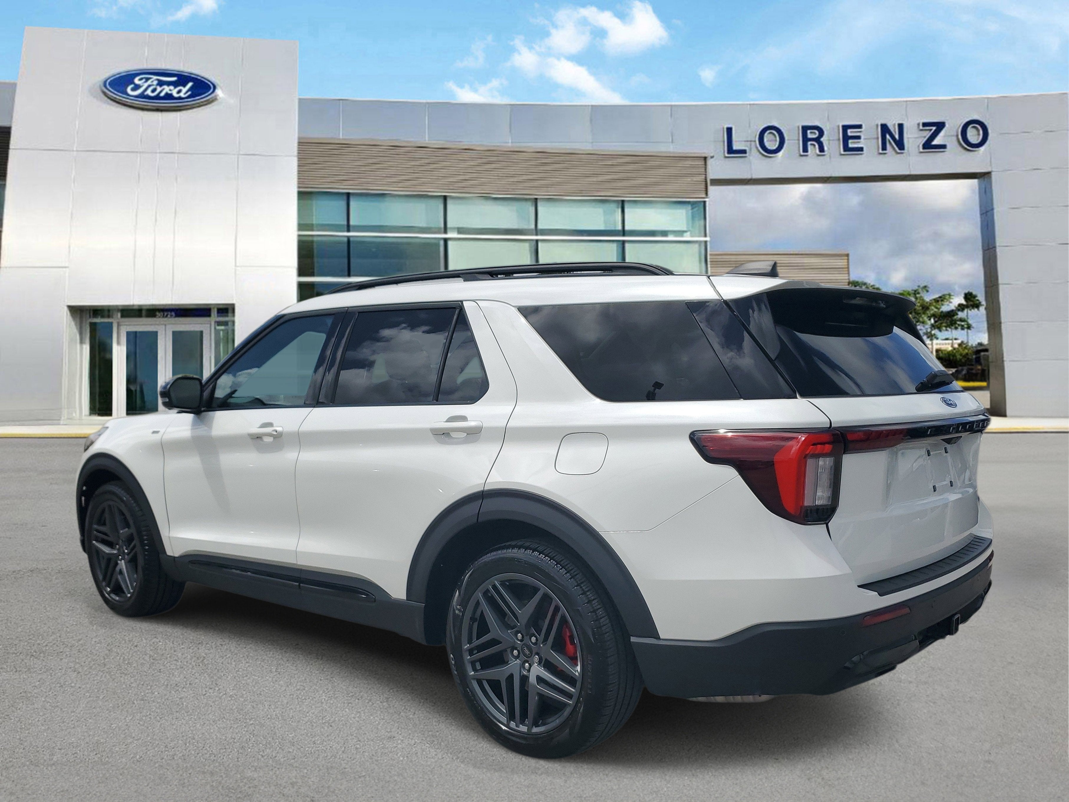 2025 Ford Explorer ST-Line