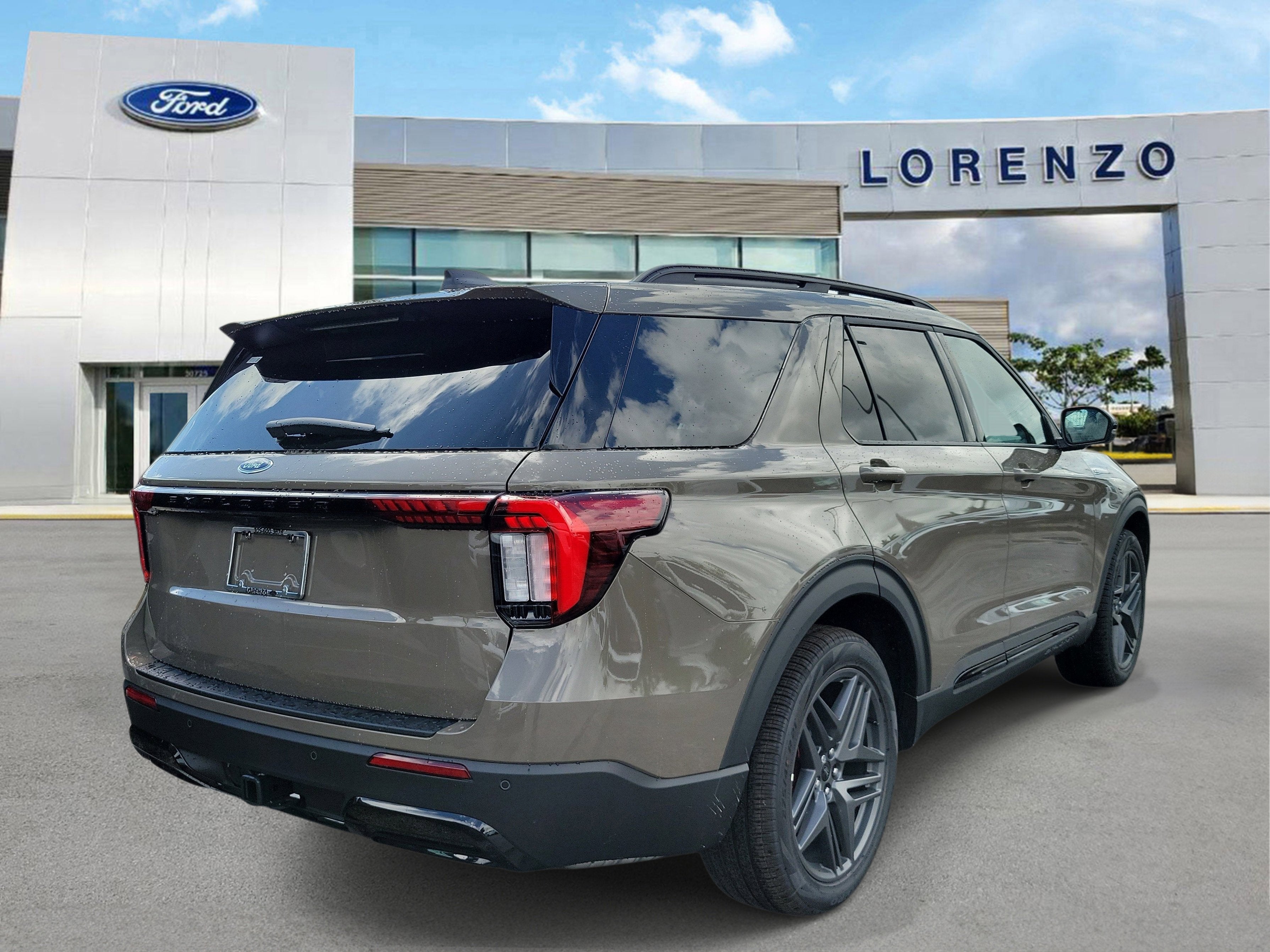 2026 Ford Explorer ST-Line