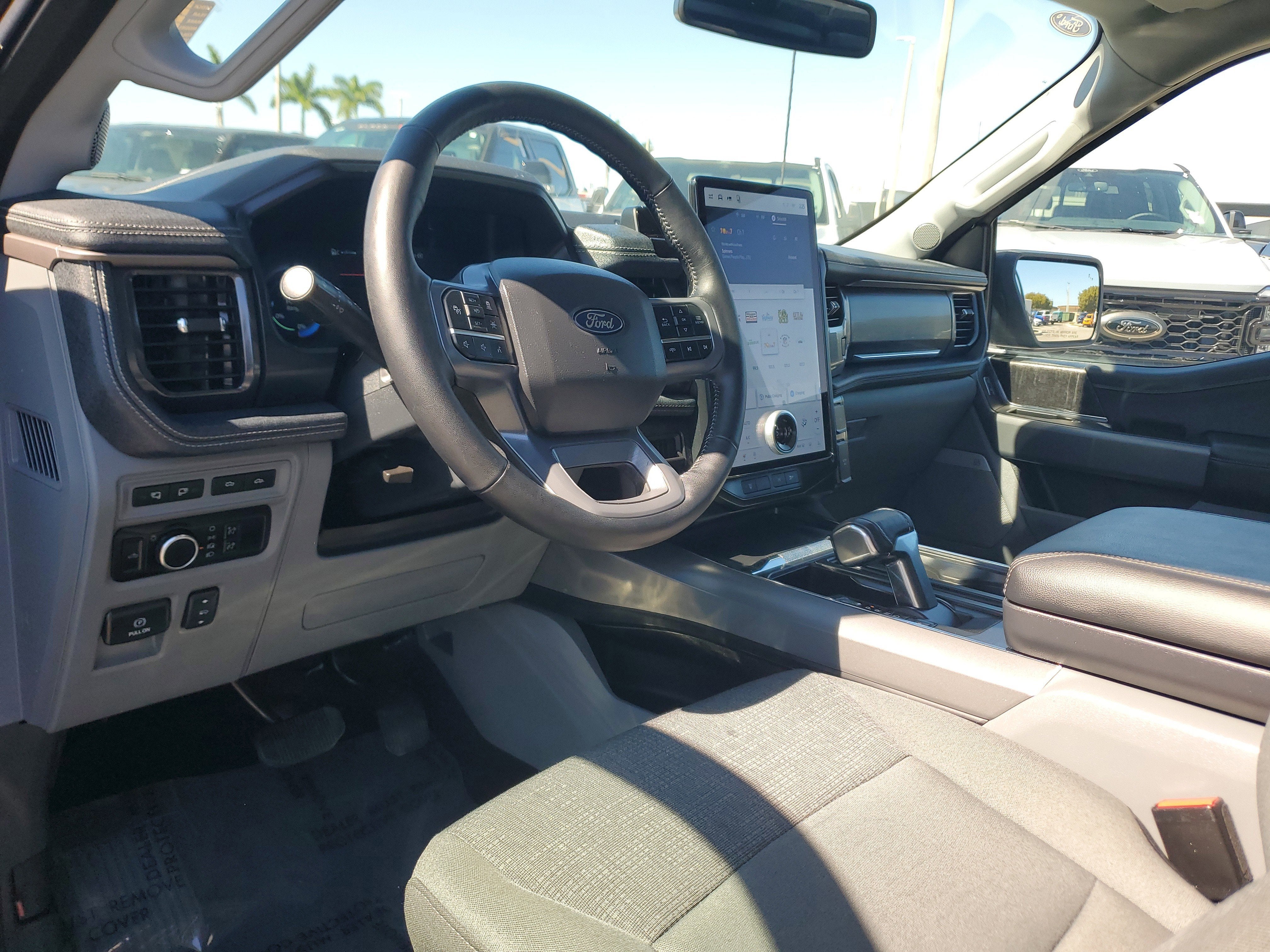 2024 Ford F-150 Lightning Flash