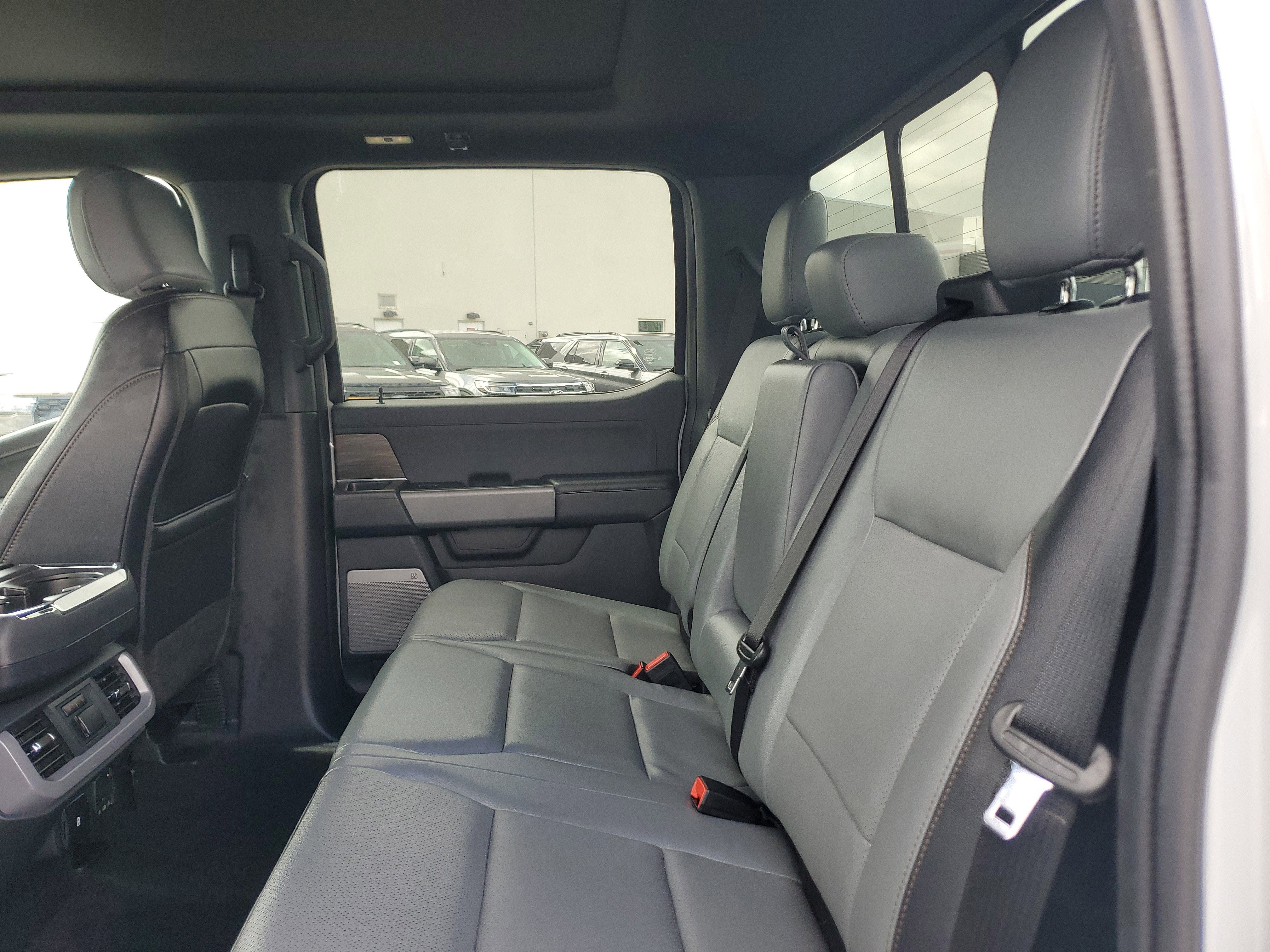 2024 Ford F-150 Lightning LARIAT 4WD