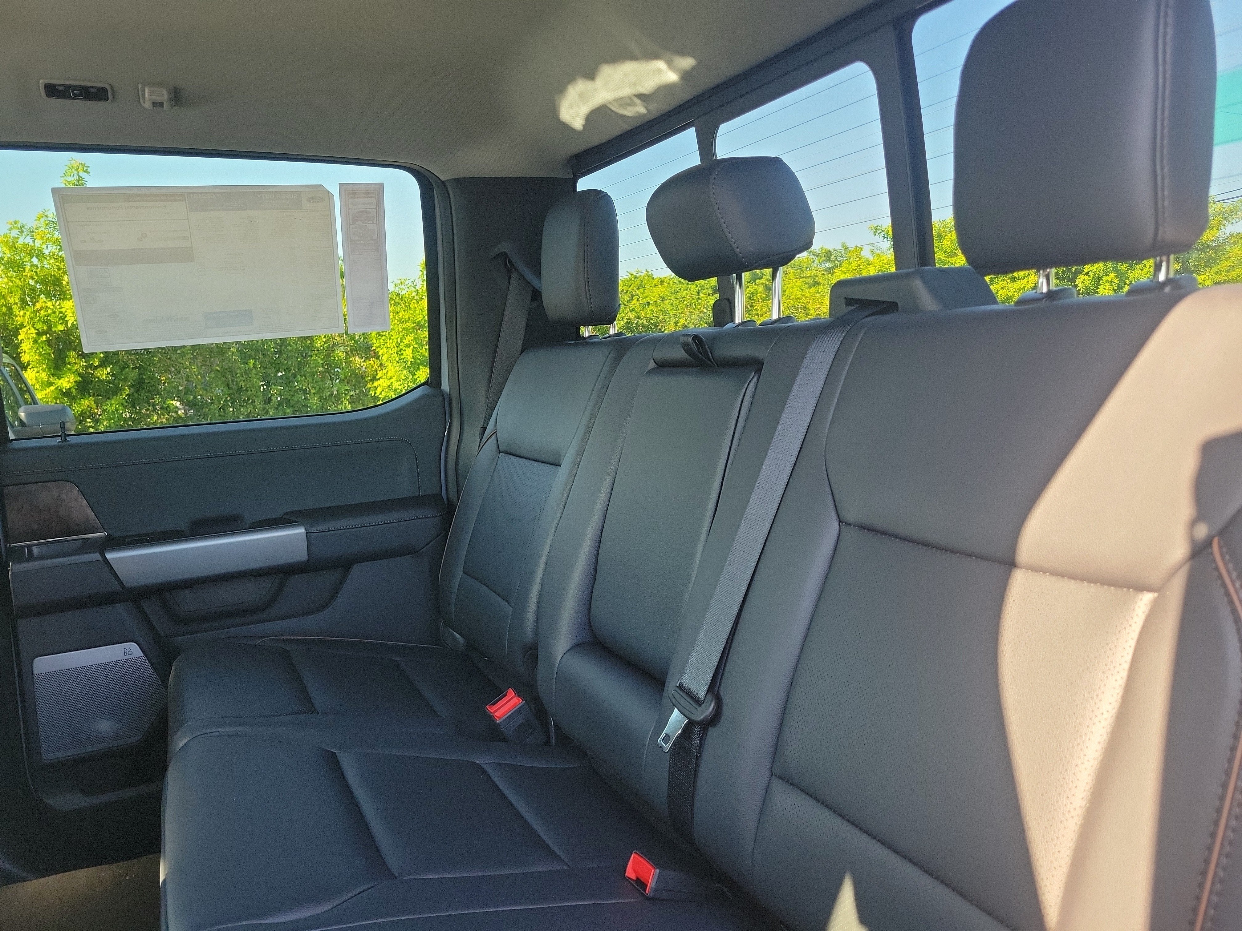 2027 Ford Super Duty F-250 SRW LARIAT