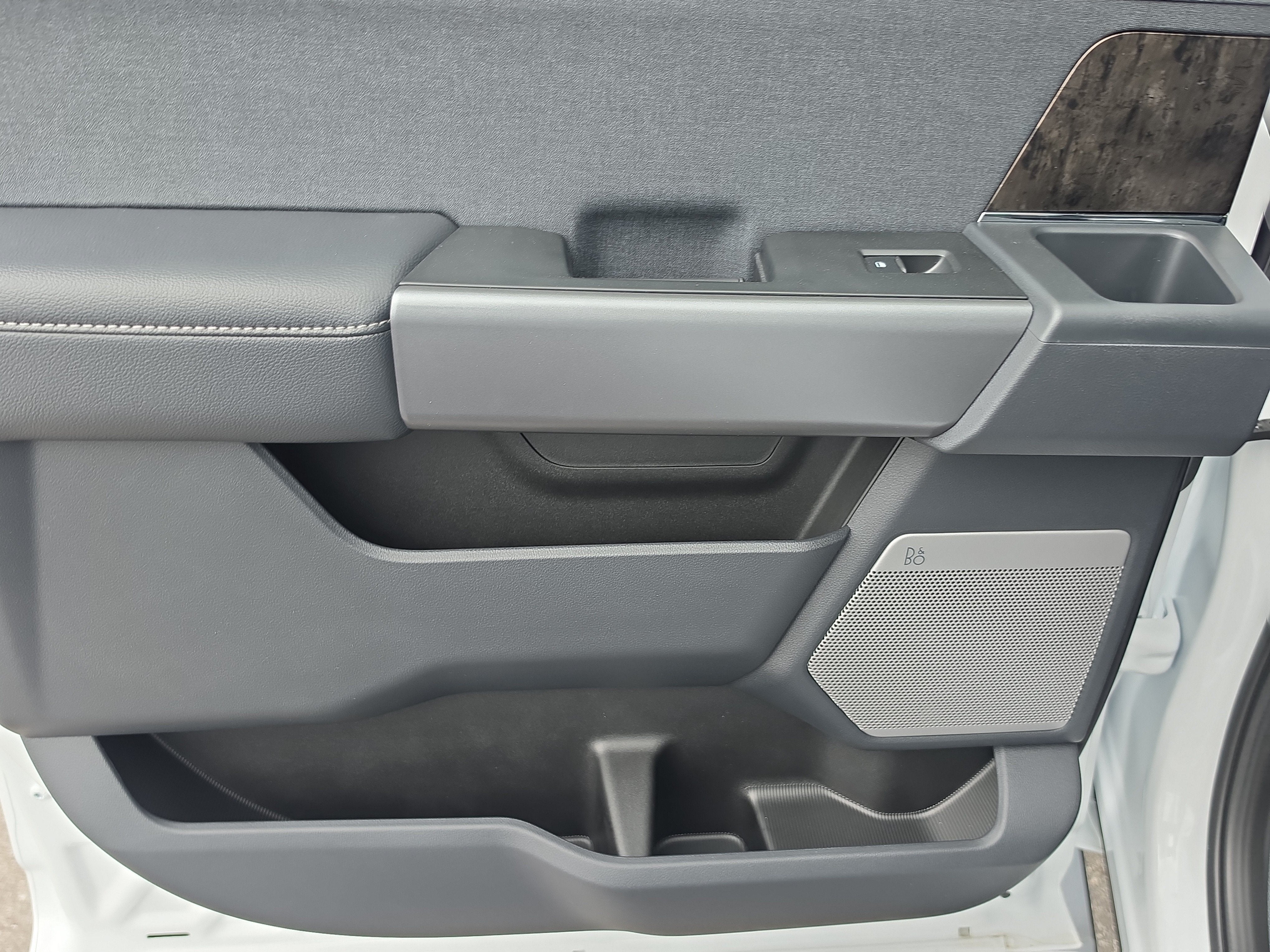 2027 Ford Super Duty F-250 SRW LARIAT