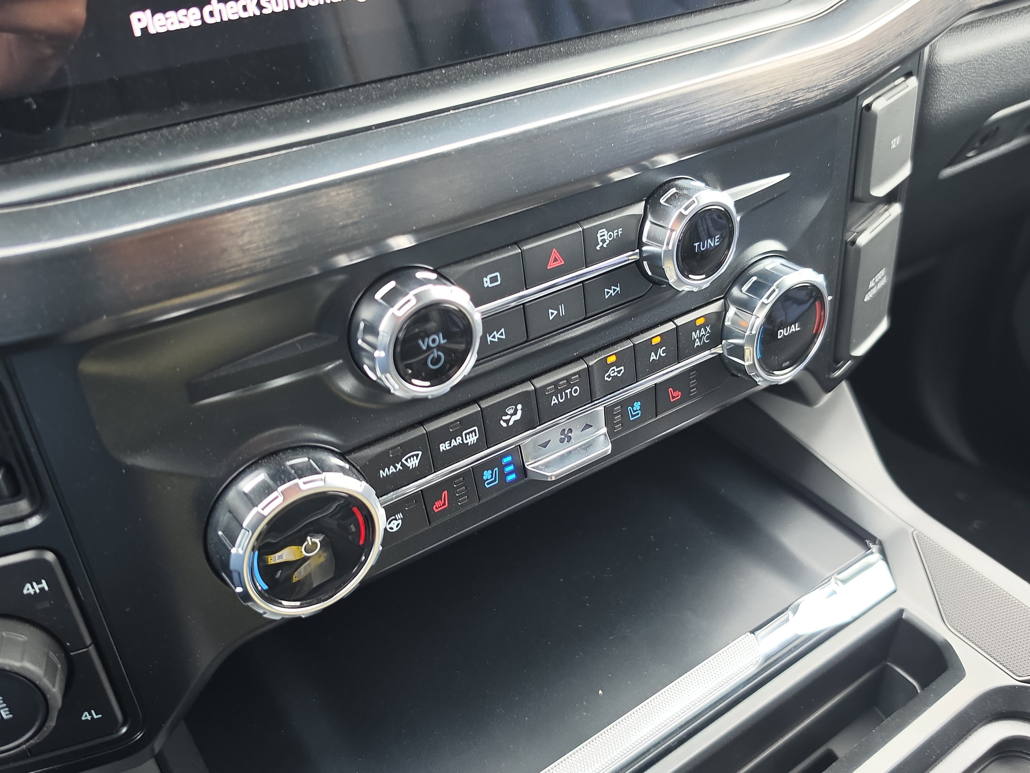 2027 Ford Super Duty F-250 SRW LARIAT