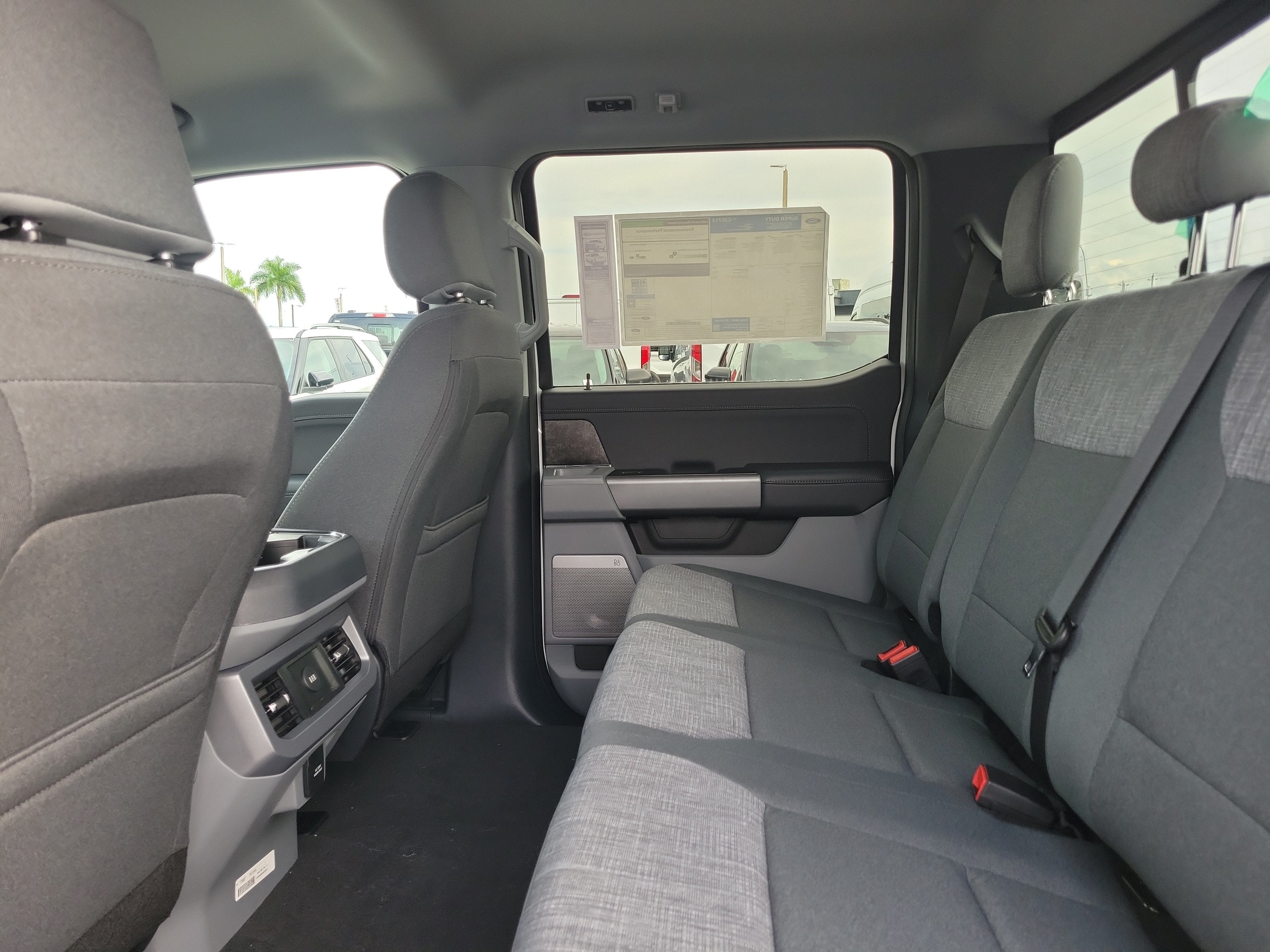 2027 Ford Super Duty F-250 SRW XLT