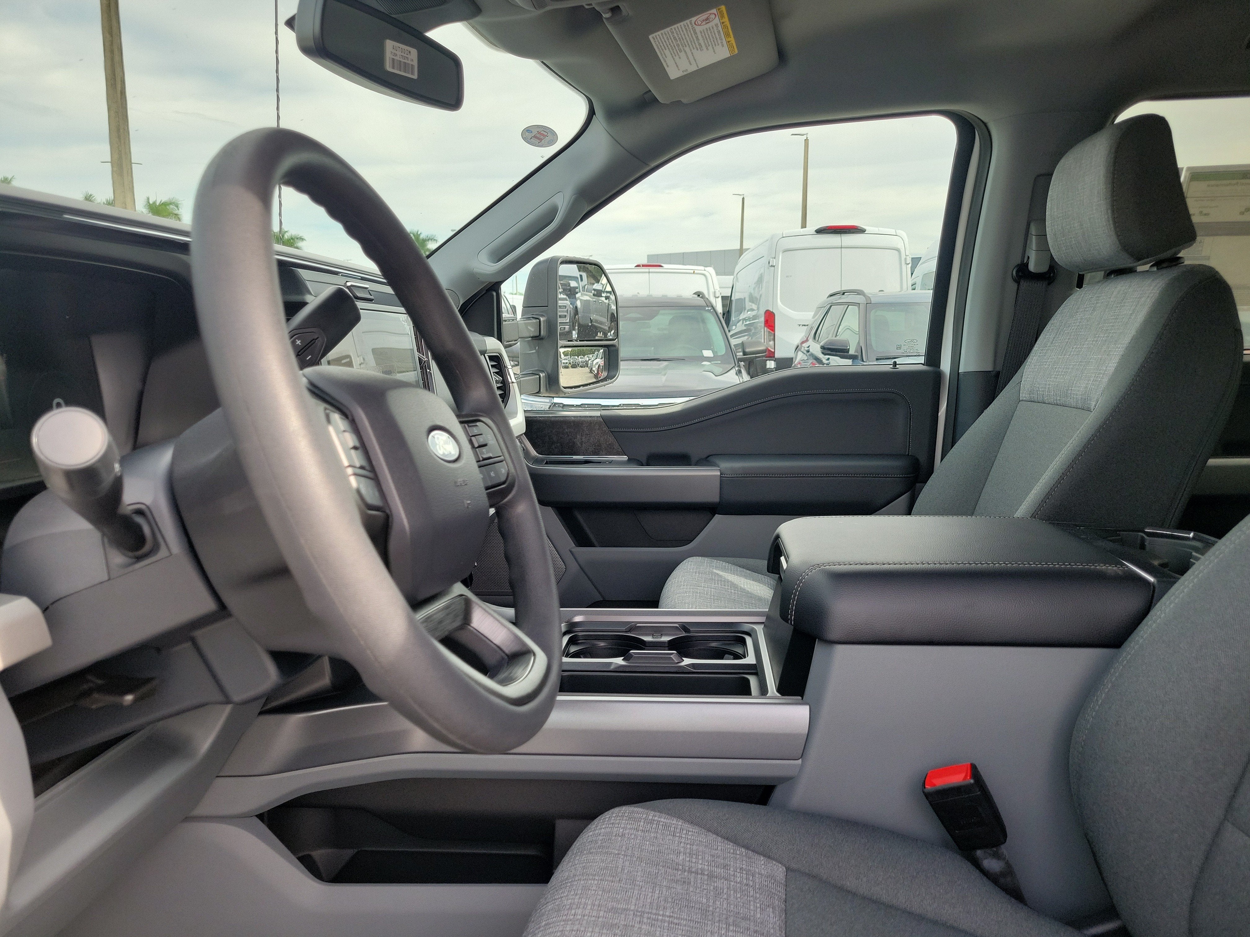 2027 Ford Super Duty F-250 SRW XLT