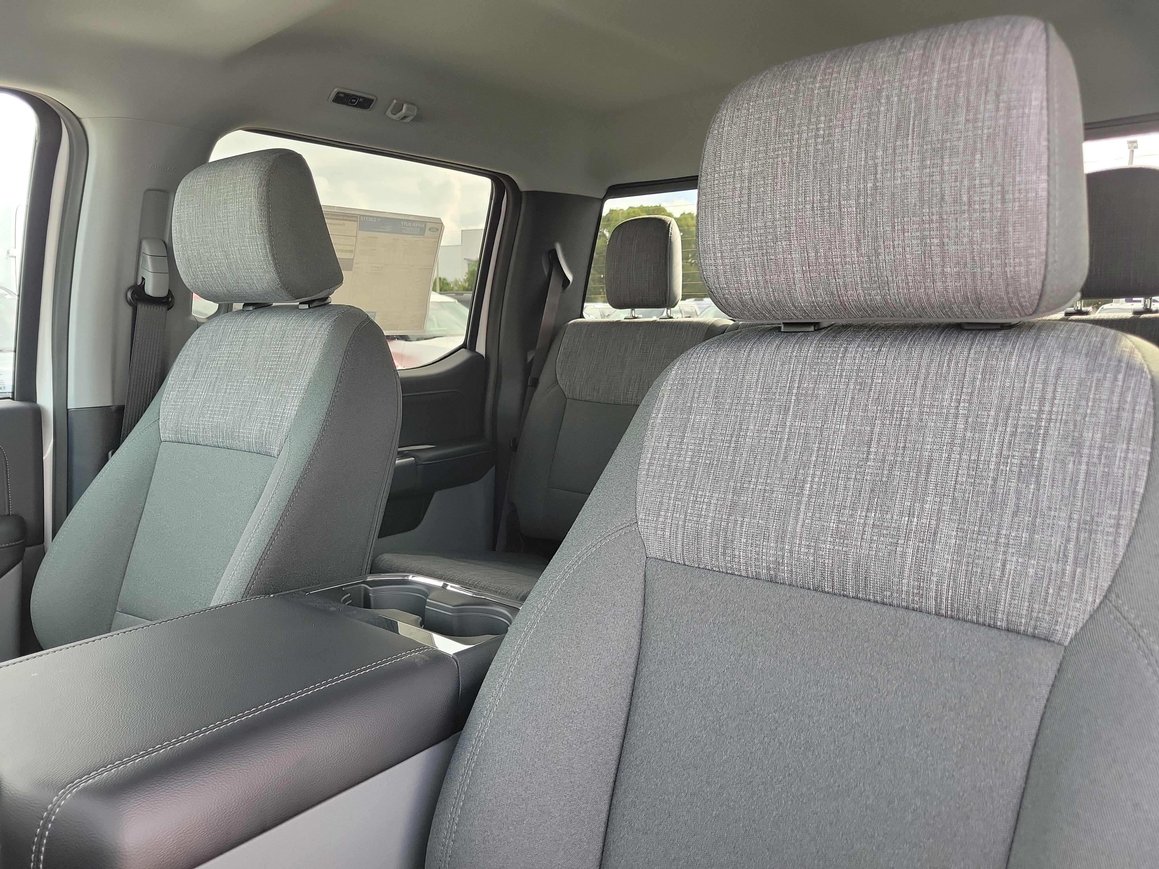 2027 Ford Super Duty F-250 SRW XLT