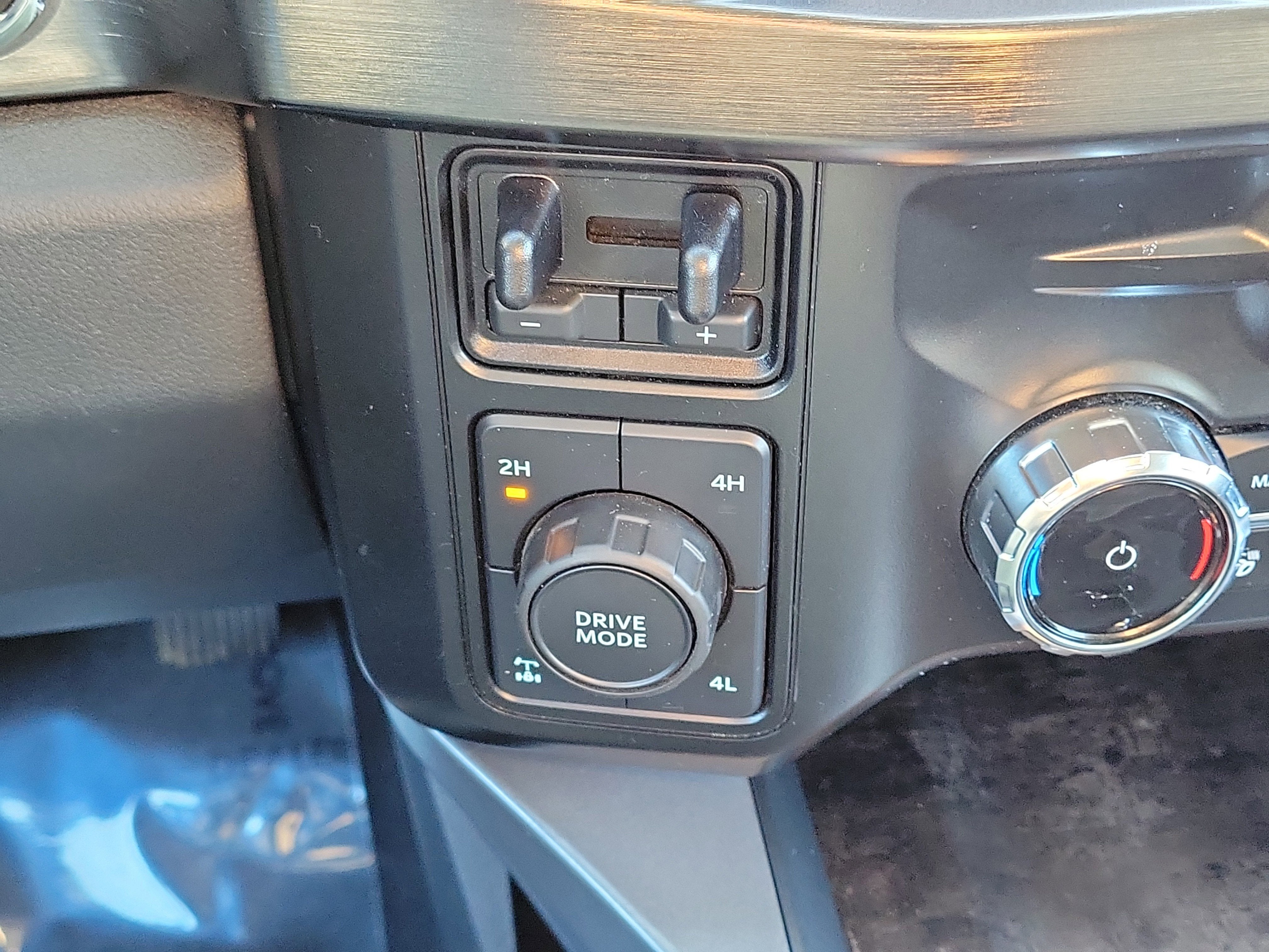 2024 Ford Super Duty F-250 SRW LARIAT 4WD Diesel