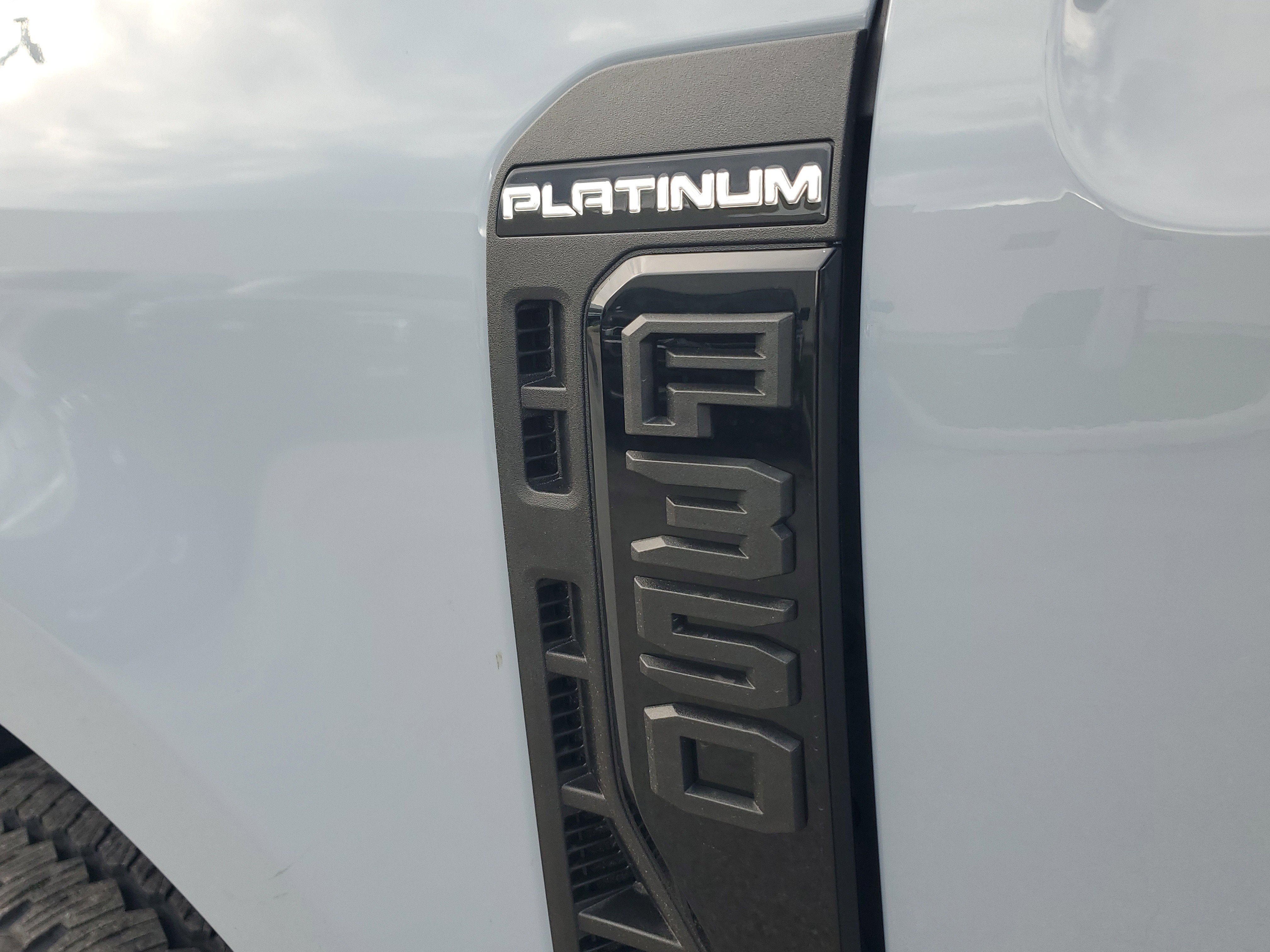 2026 Ford Super Duty F-350 SRW Platinum