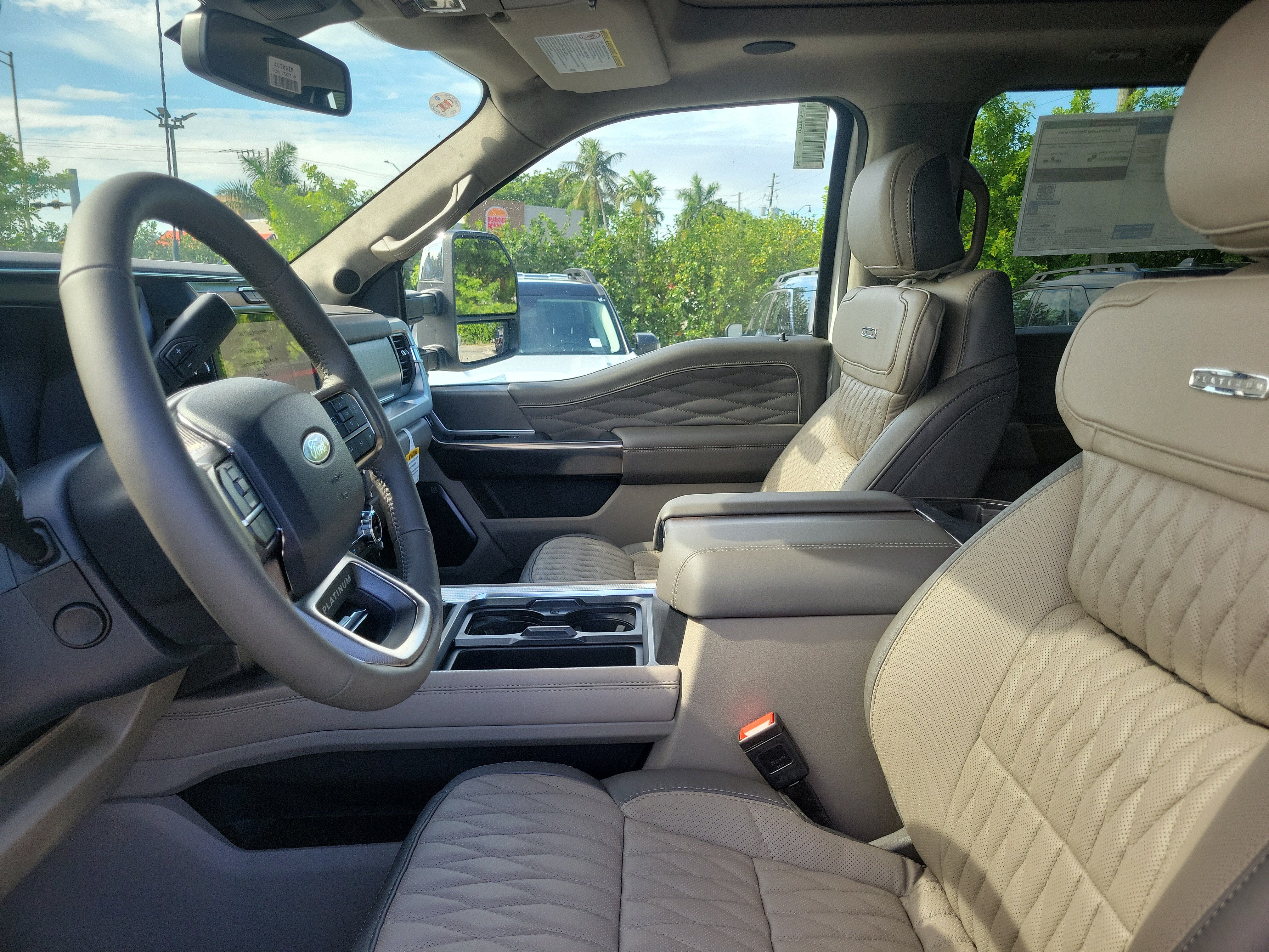 2027 Ford Super Duty F-350 SRW Platinum