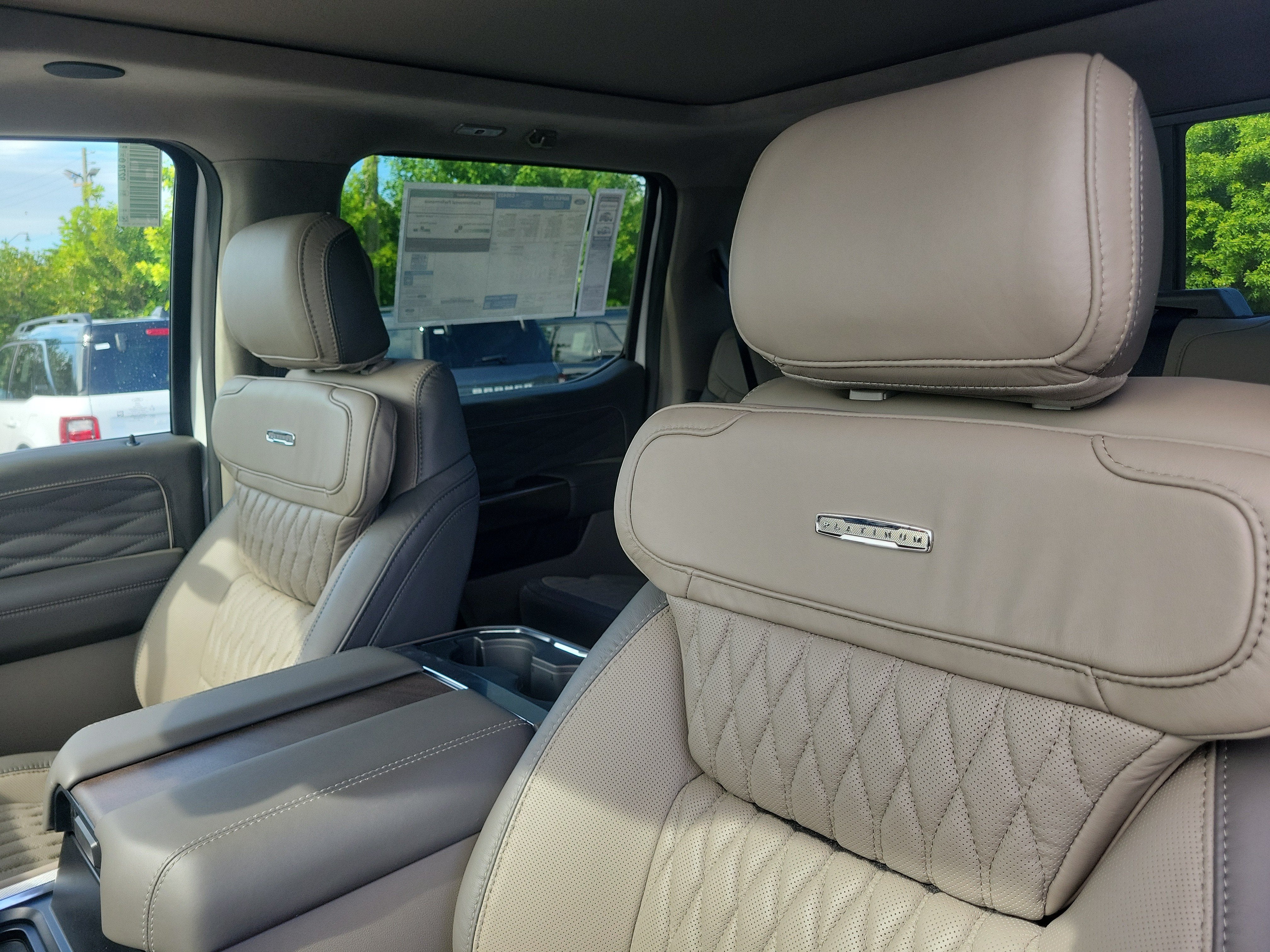 2027 Ford Super Duty F-350 SRW Platinum