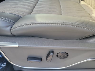 2027 Ford Super Duty F-350 SRW Platinum