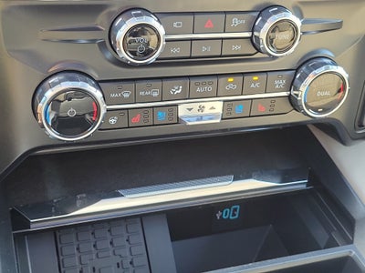 2027 Ford Super Duty F-350 SRW Platinum