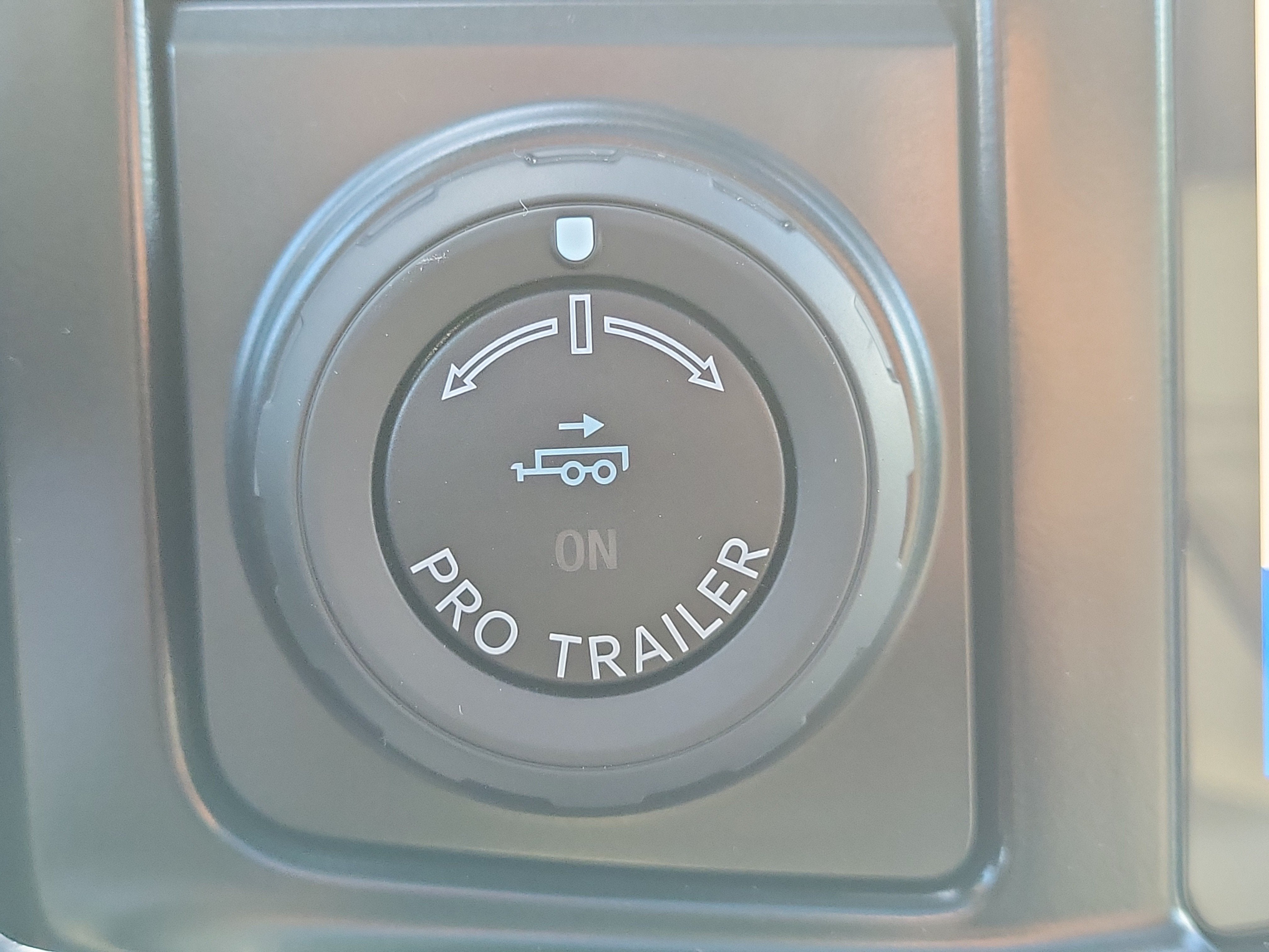 2027 Ford Super Duty F-350 SRW Platinum