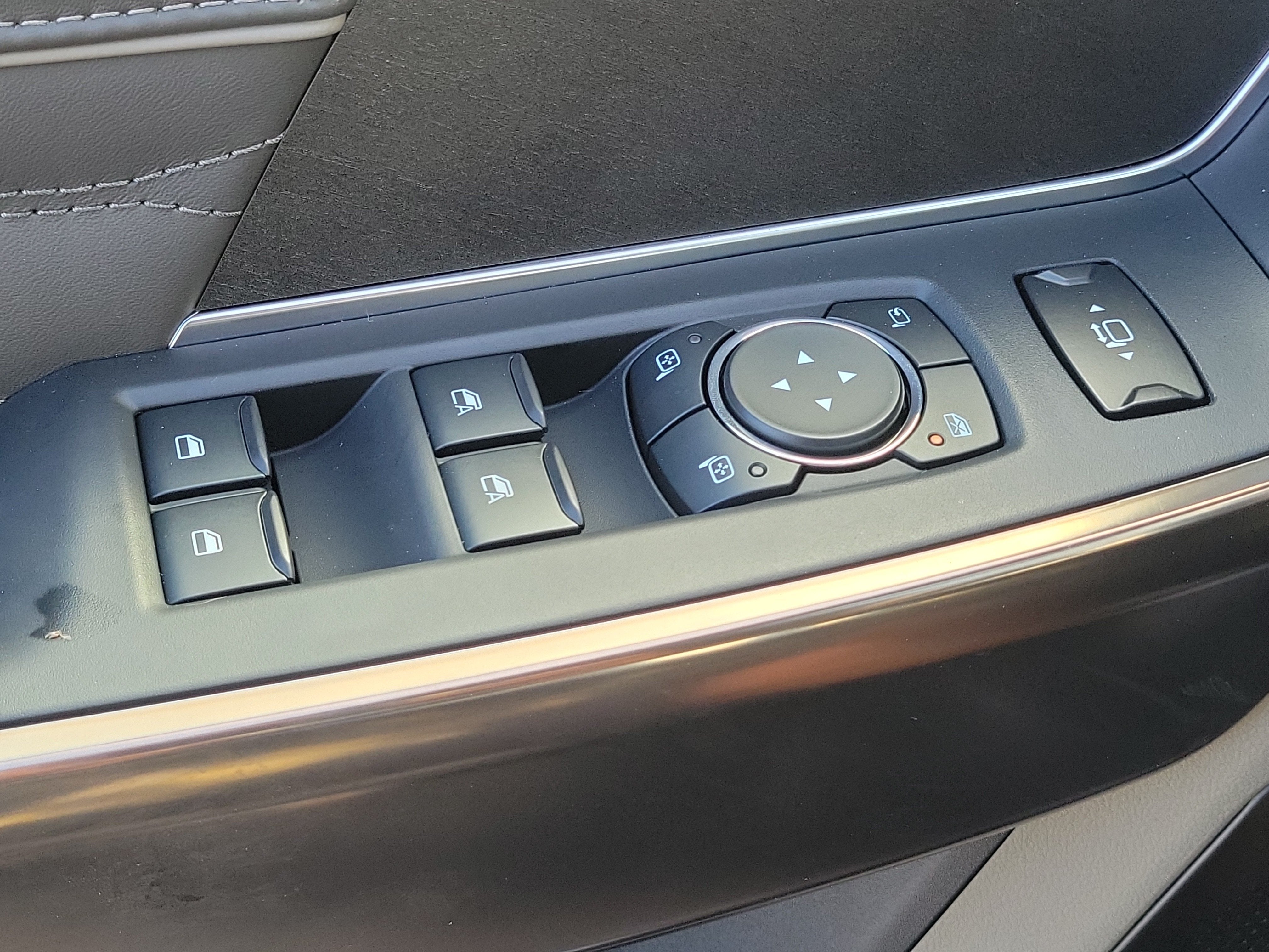 2027 Ford Super Duty F-350 SRW Platinum