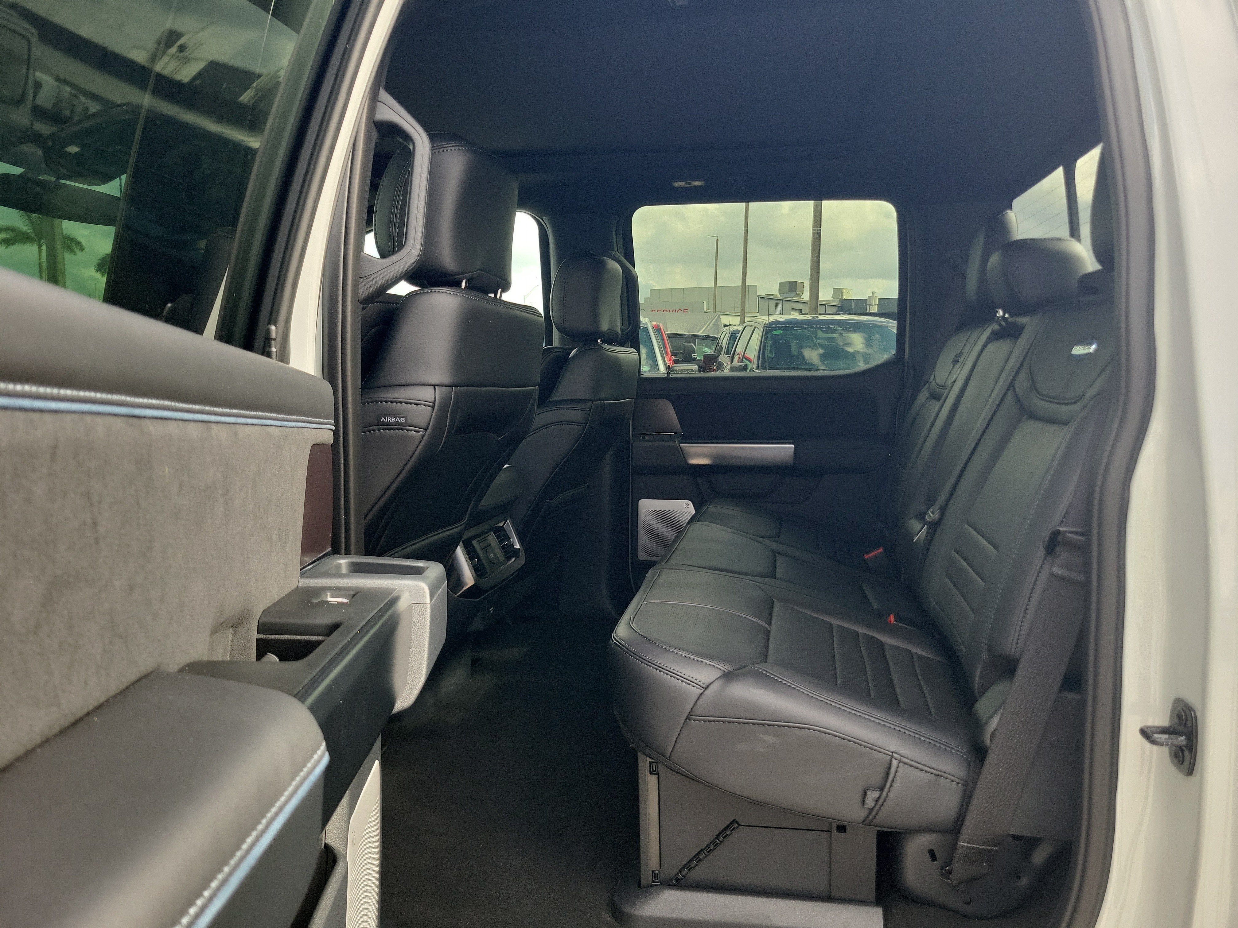 2026 Ford Super Duty F-350 SRW Platinum