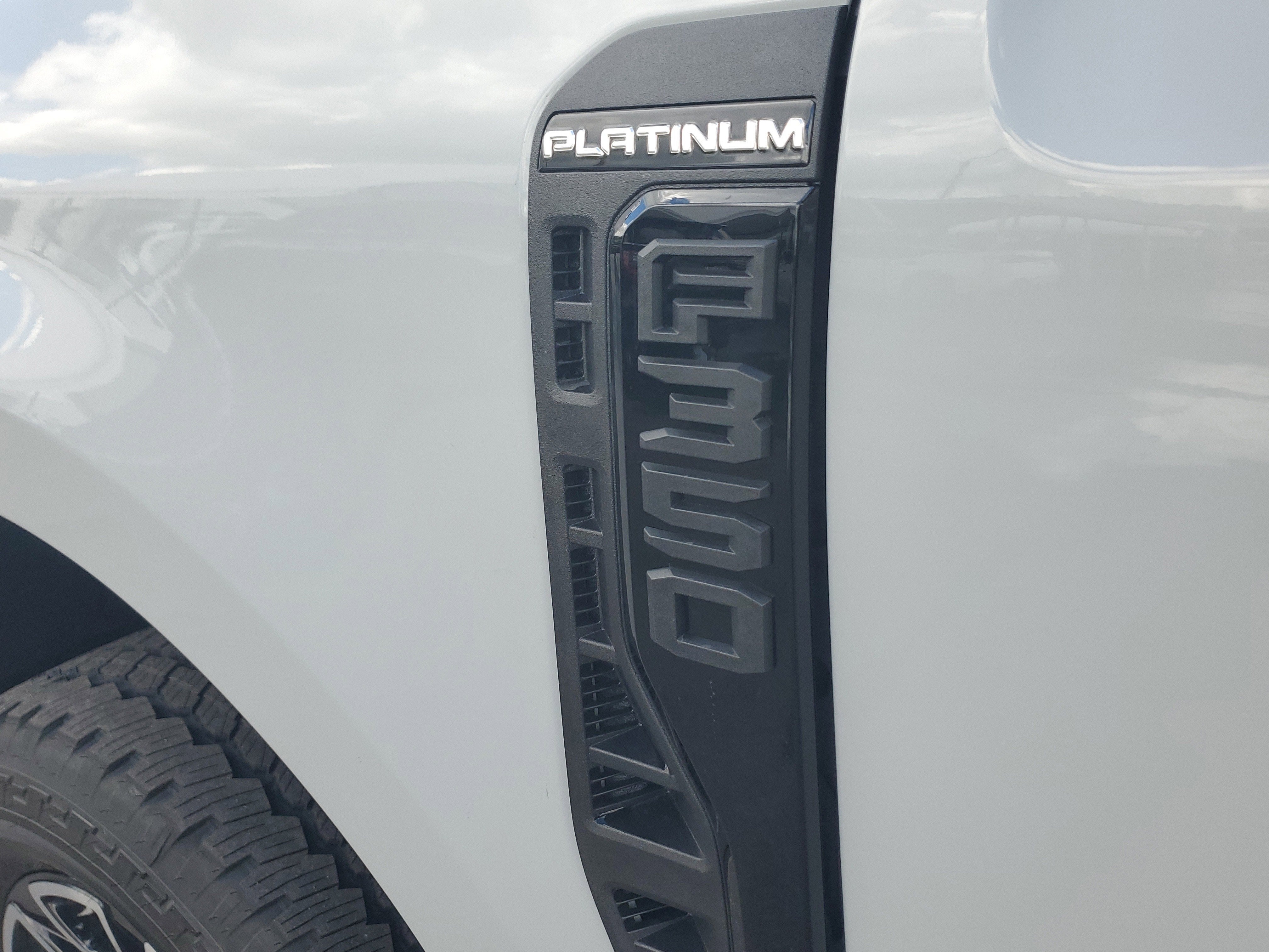 2026 Ford Super Duty F-350 SRW Platinum