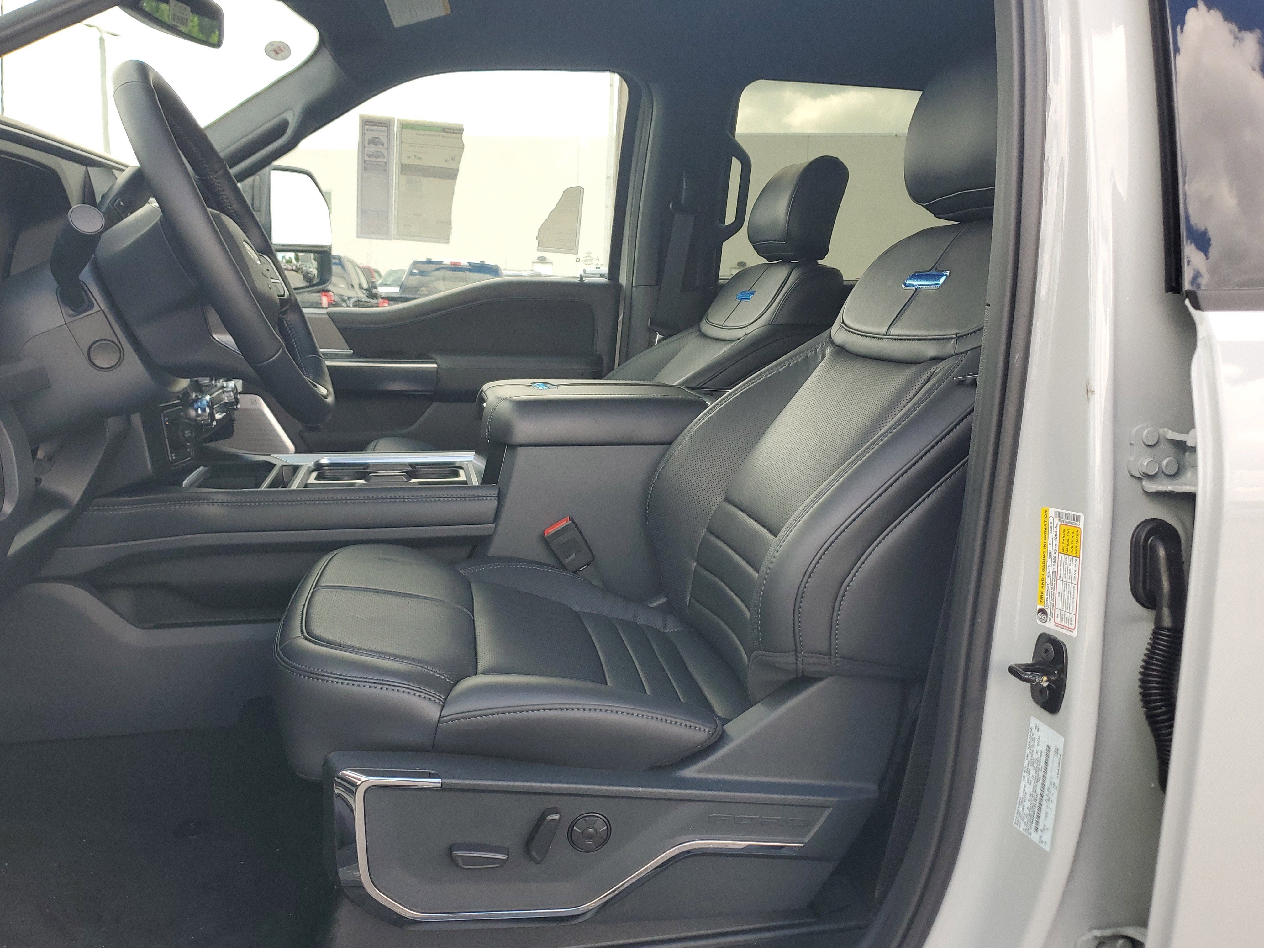 2026 Ford Super Duty F-350 SRW Platinum