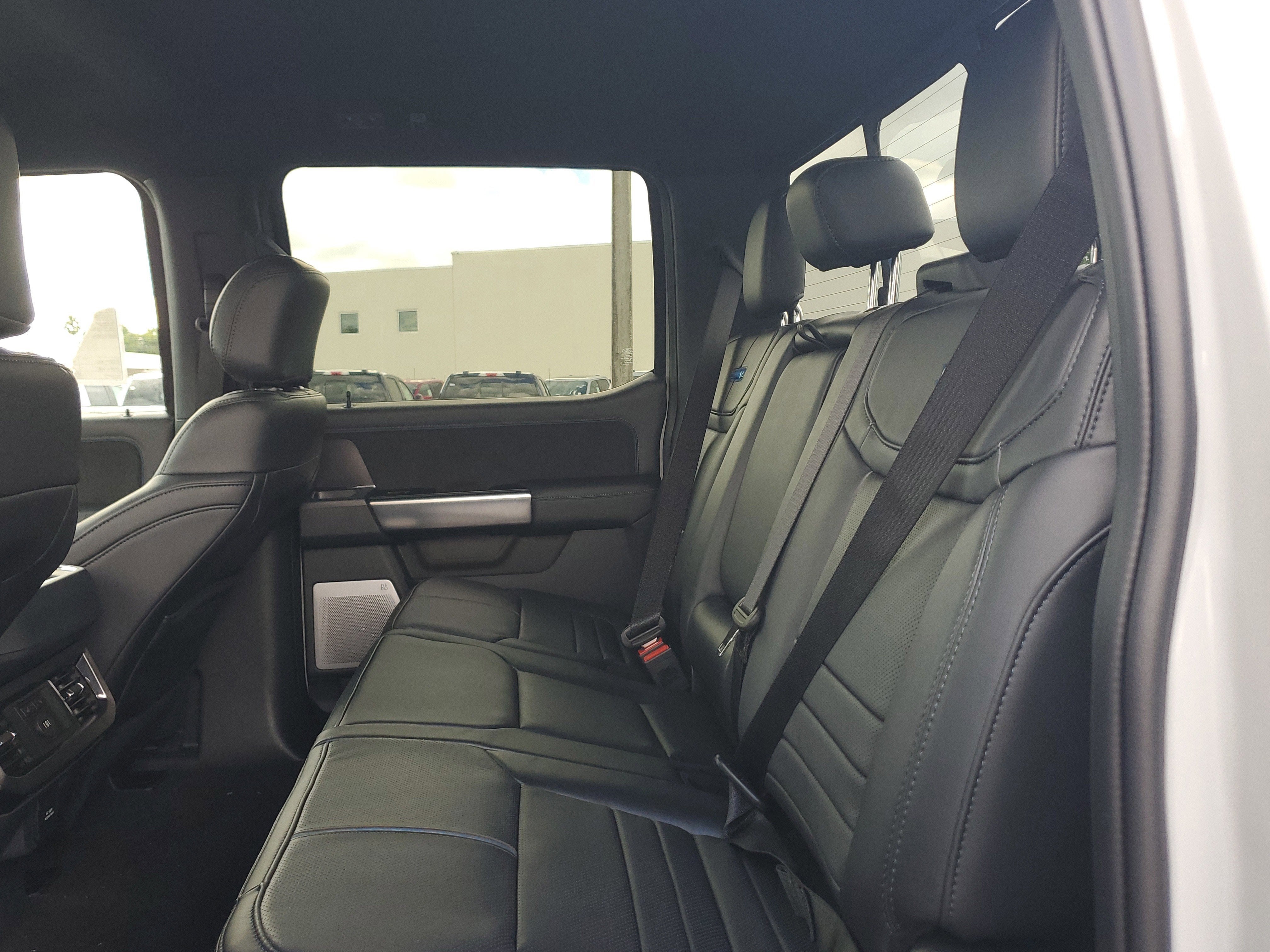 2026 Ford Super Duty F-350 SRW Platinum