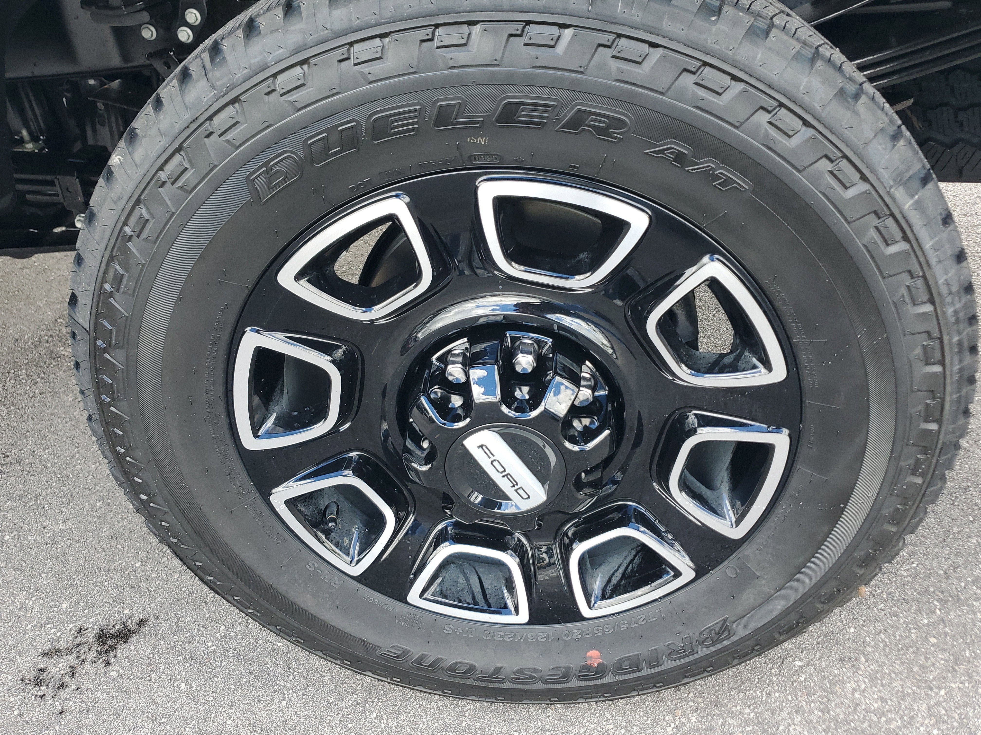 2026 Ford Super Duty F-350 SRW Platinum