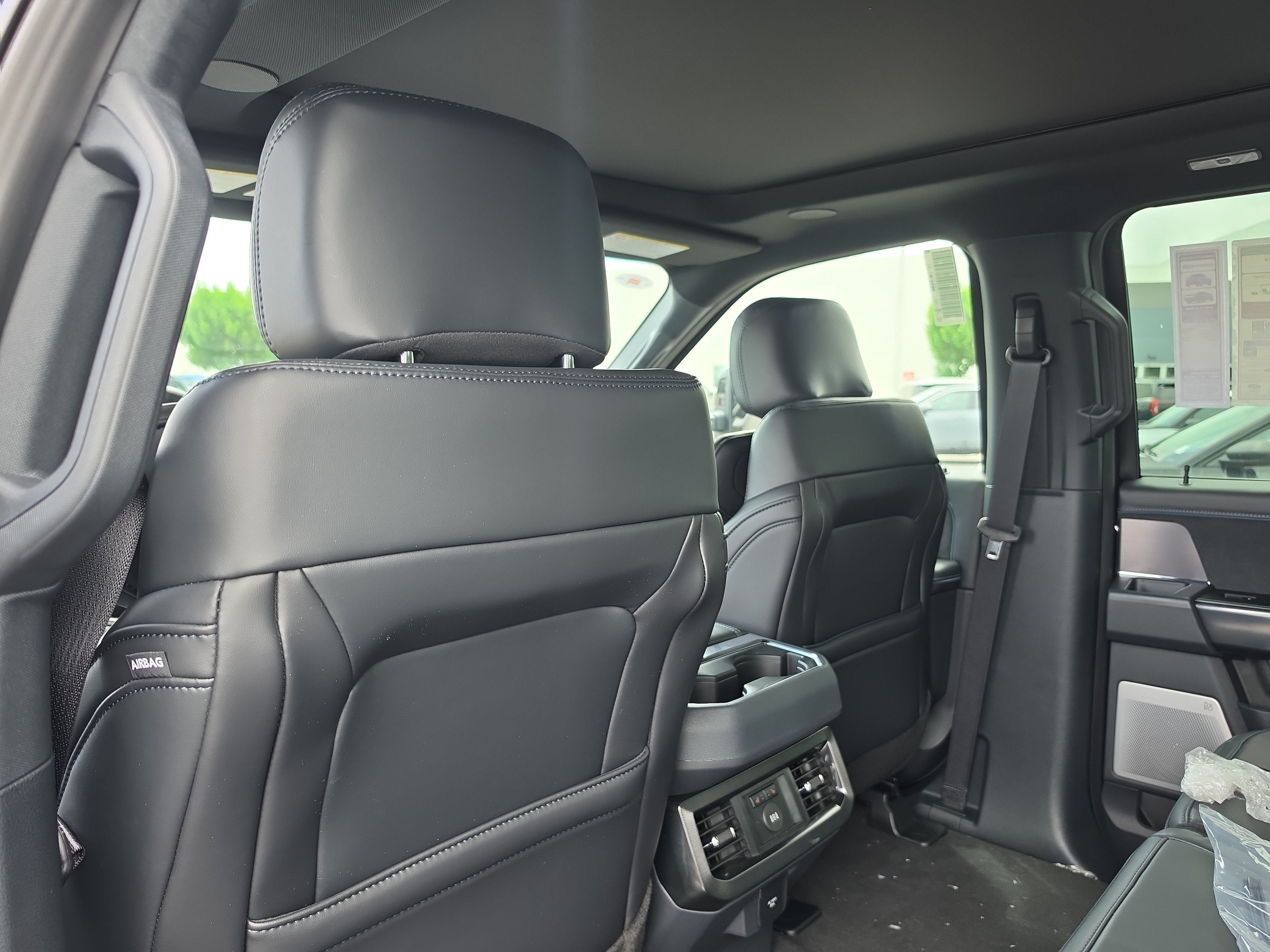2026 Ford Super Duty F-350 SRW Platinum