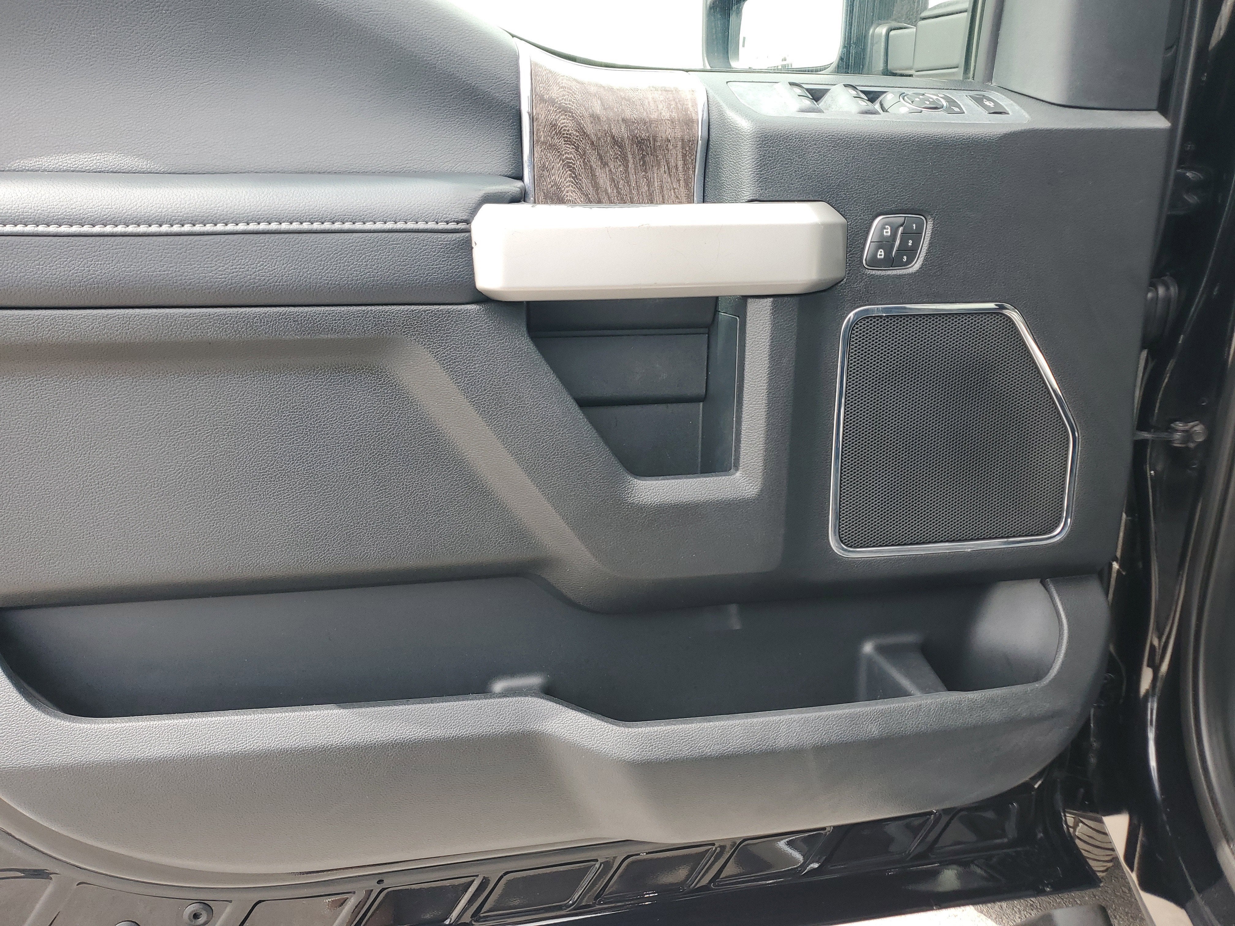 2019 Ford Super Duty F-350 SRW LARIAT 4WD Diesel