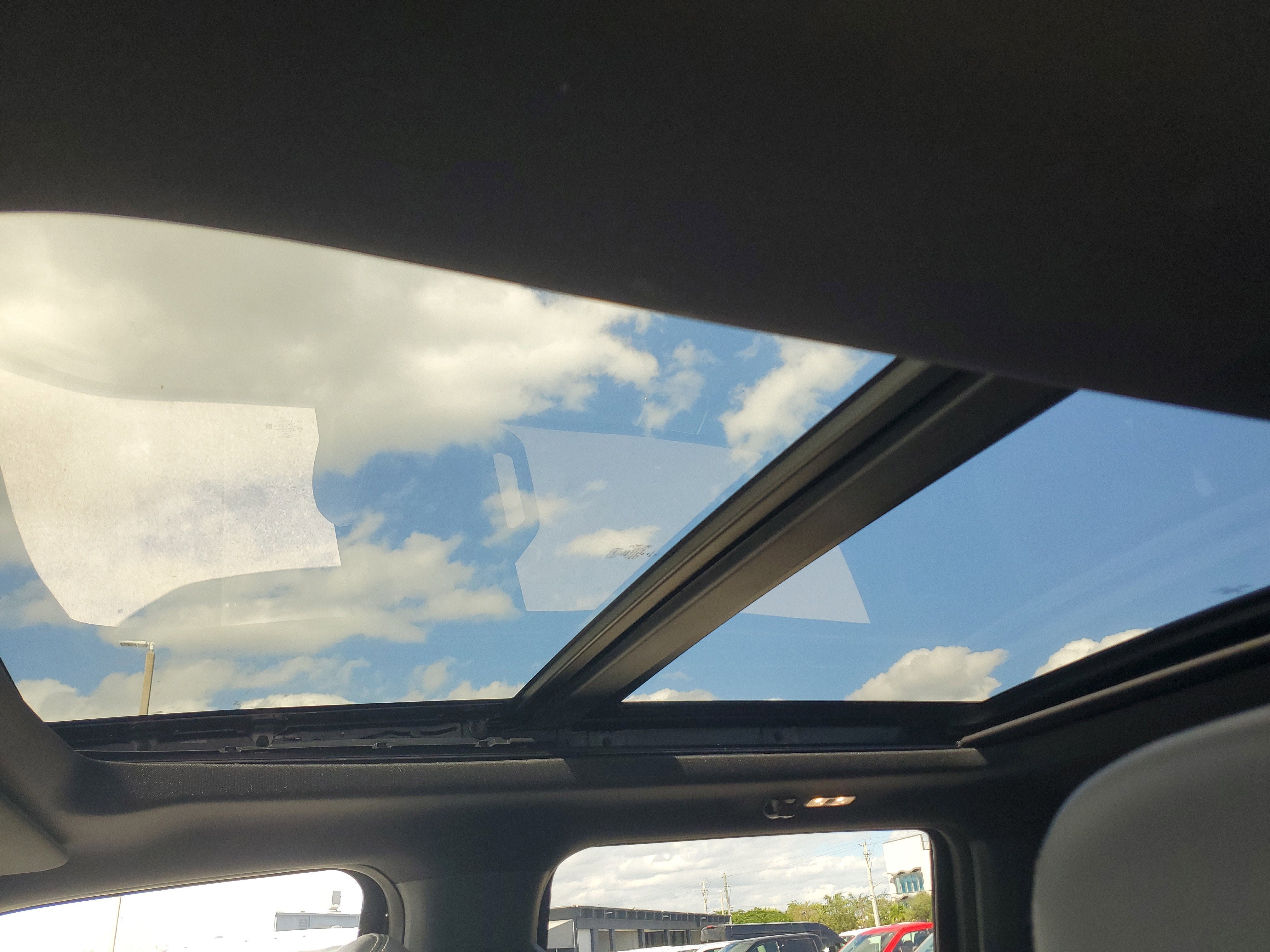 2022 Ford Super Duty F-350 SRW LARIAT 4WD Diesel