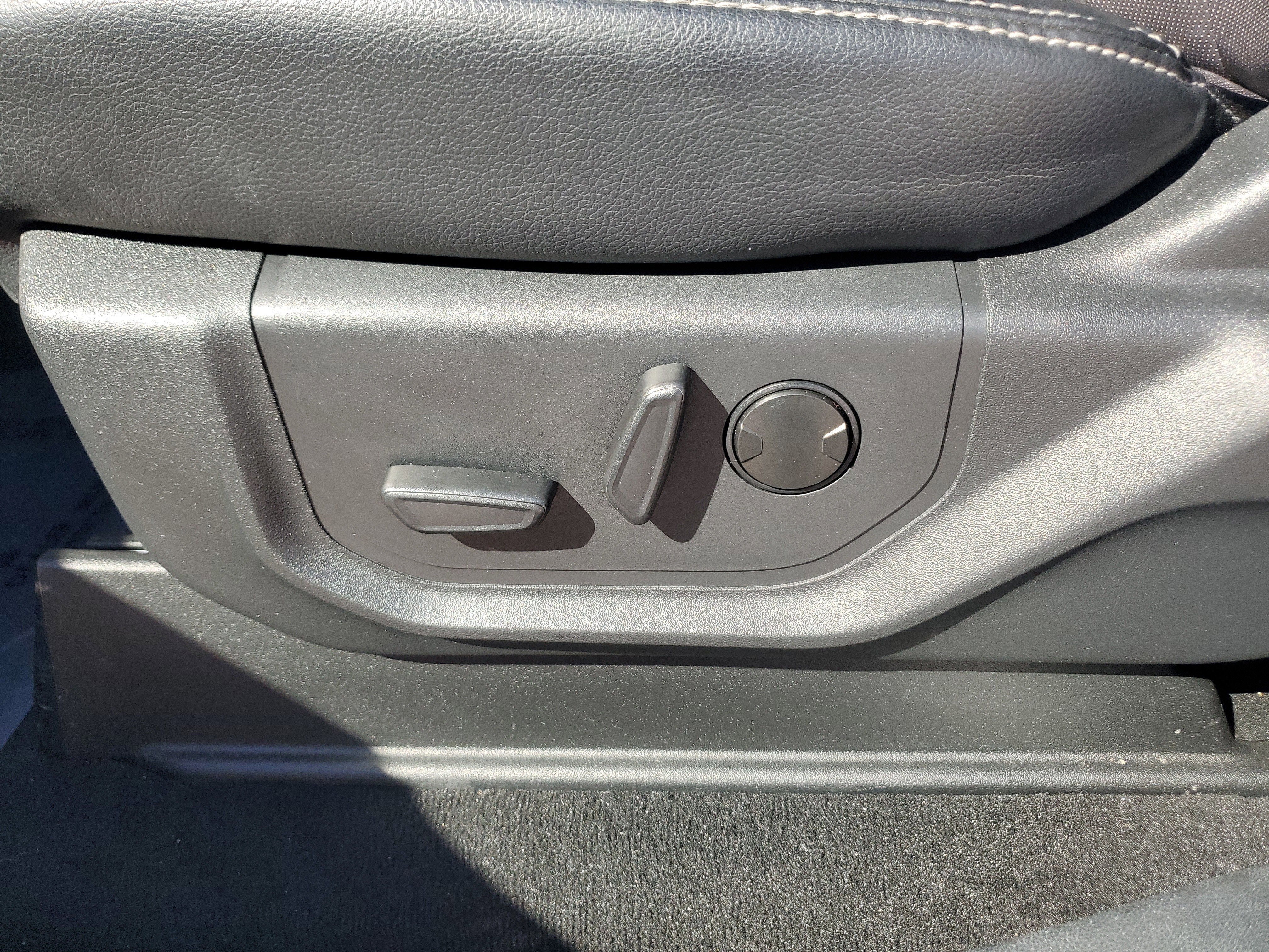 2022 Ford Super Duty F-350 SRW LARIAT 4WD Diesel