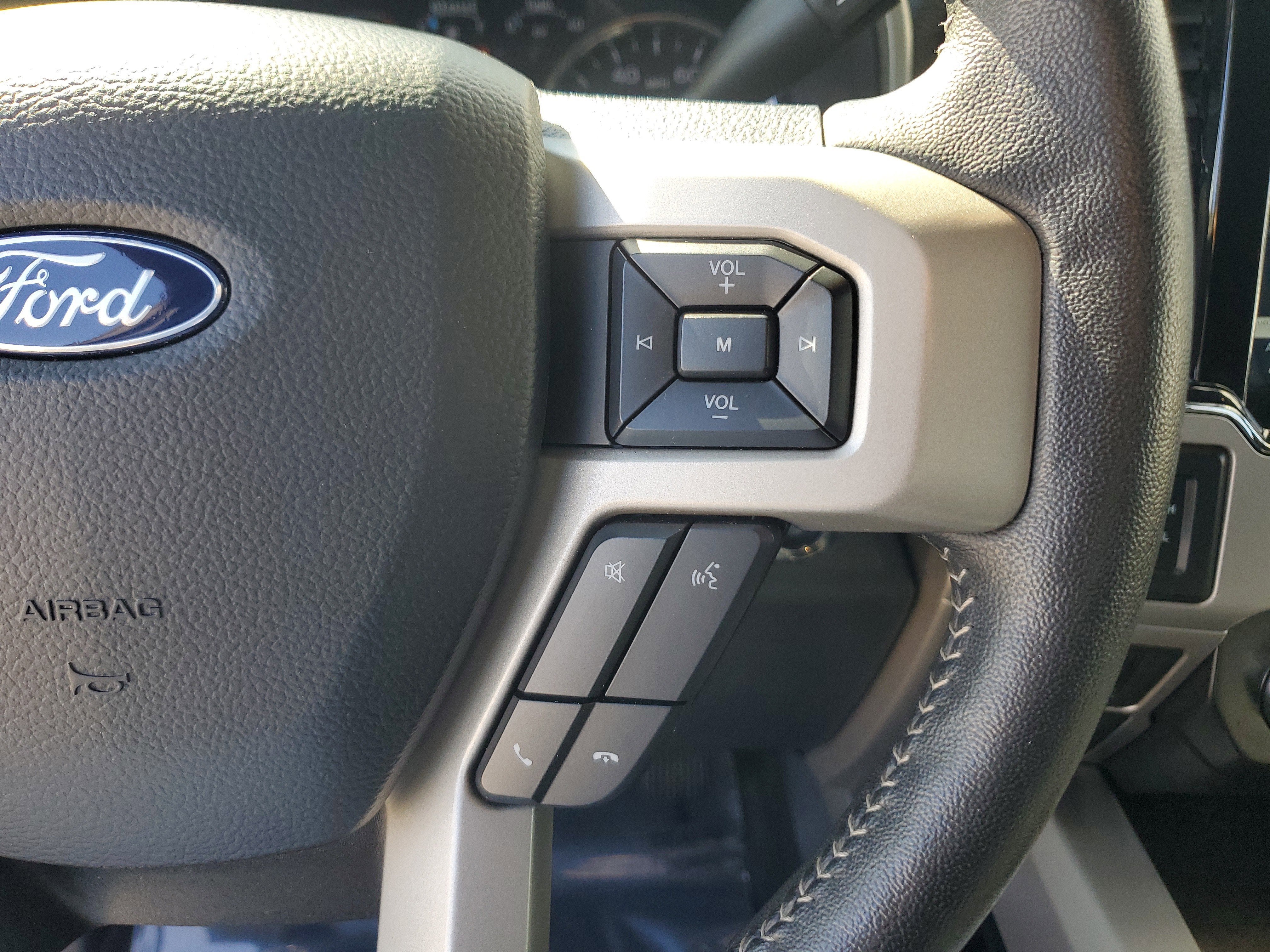 2022 Ford Super Duty F-350 SRW LARIAT 4WD Diesel