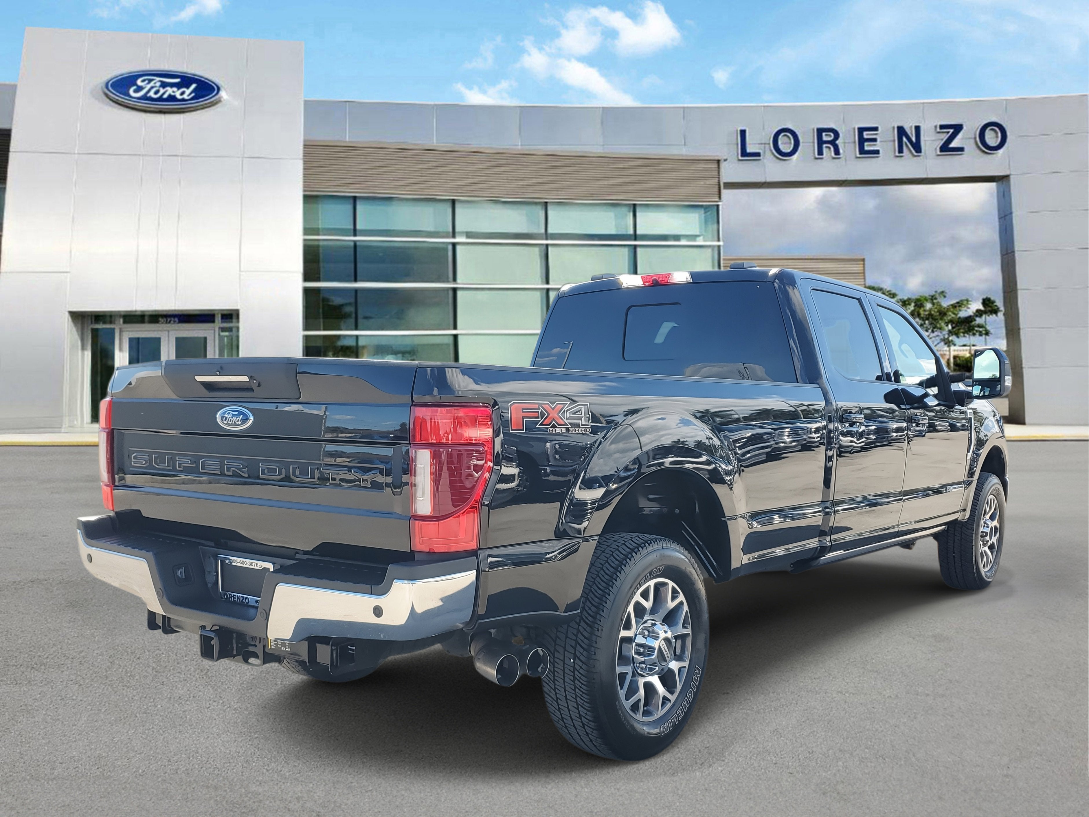 2022 Ford Super Duty F-350 SRW LARIAT 4WD Diesel