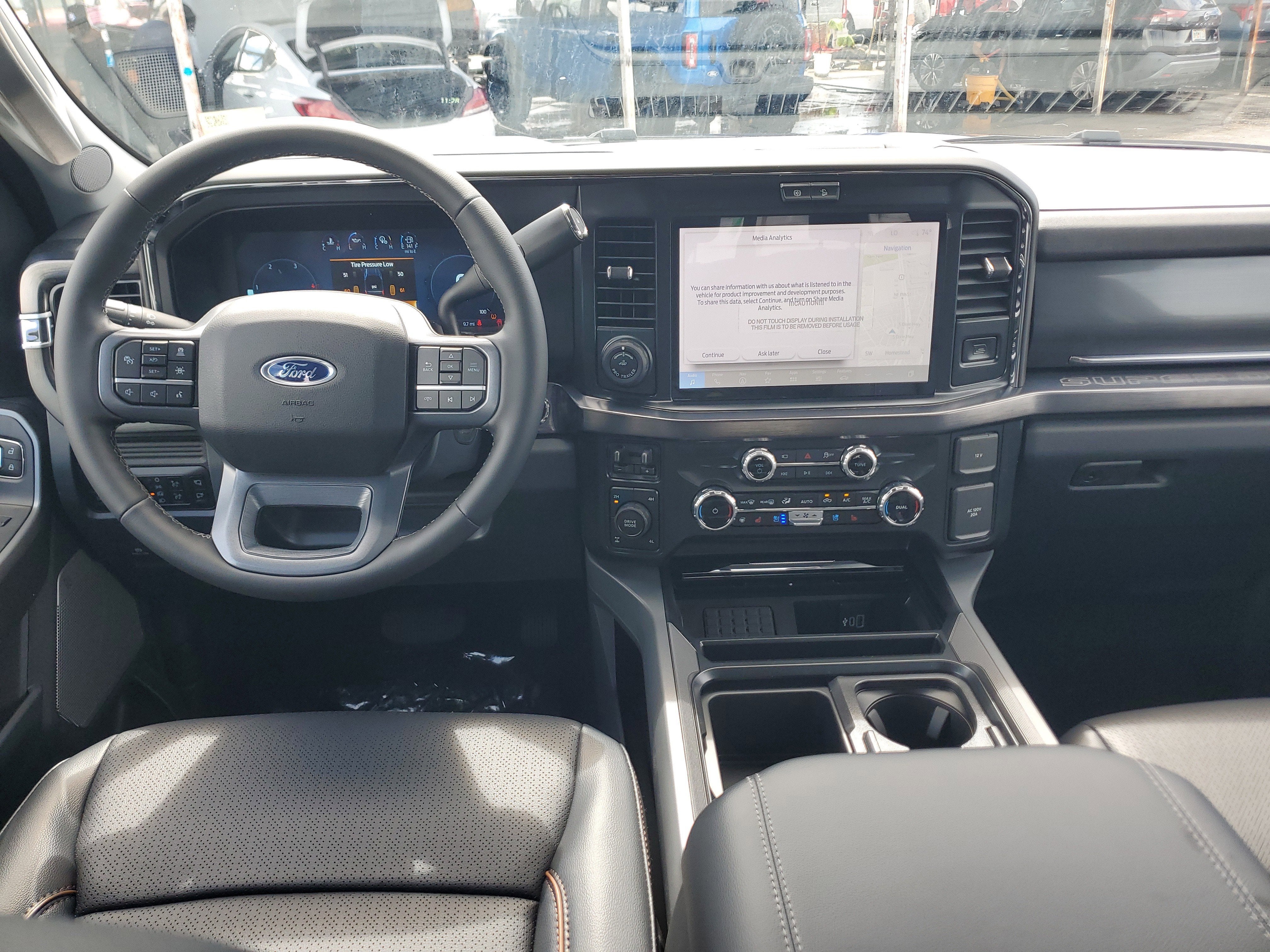 2026 Ford Super Duty F-350 SRW LARIAT