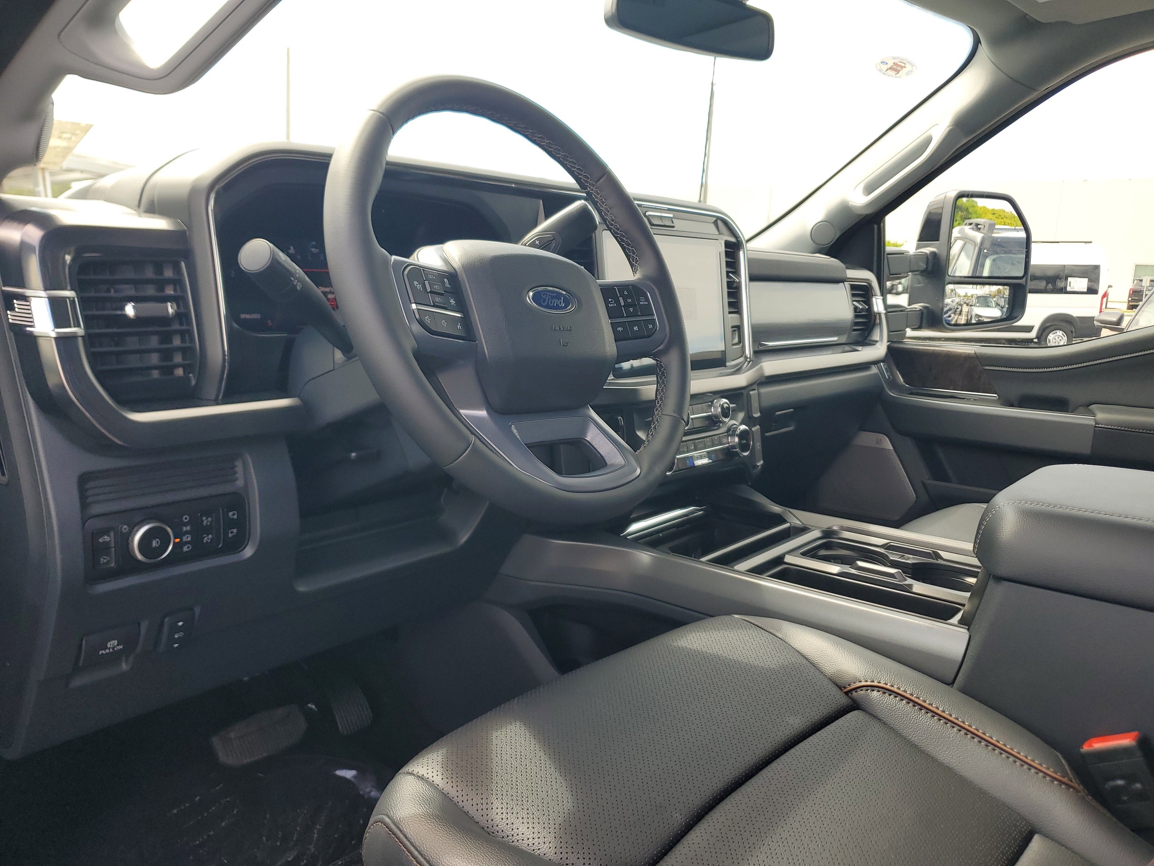 2026 Ford Super Duty F-350 SRW LARIAT