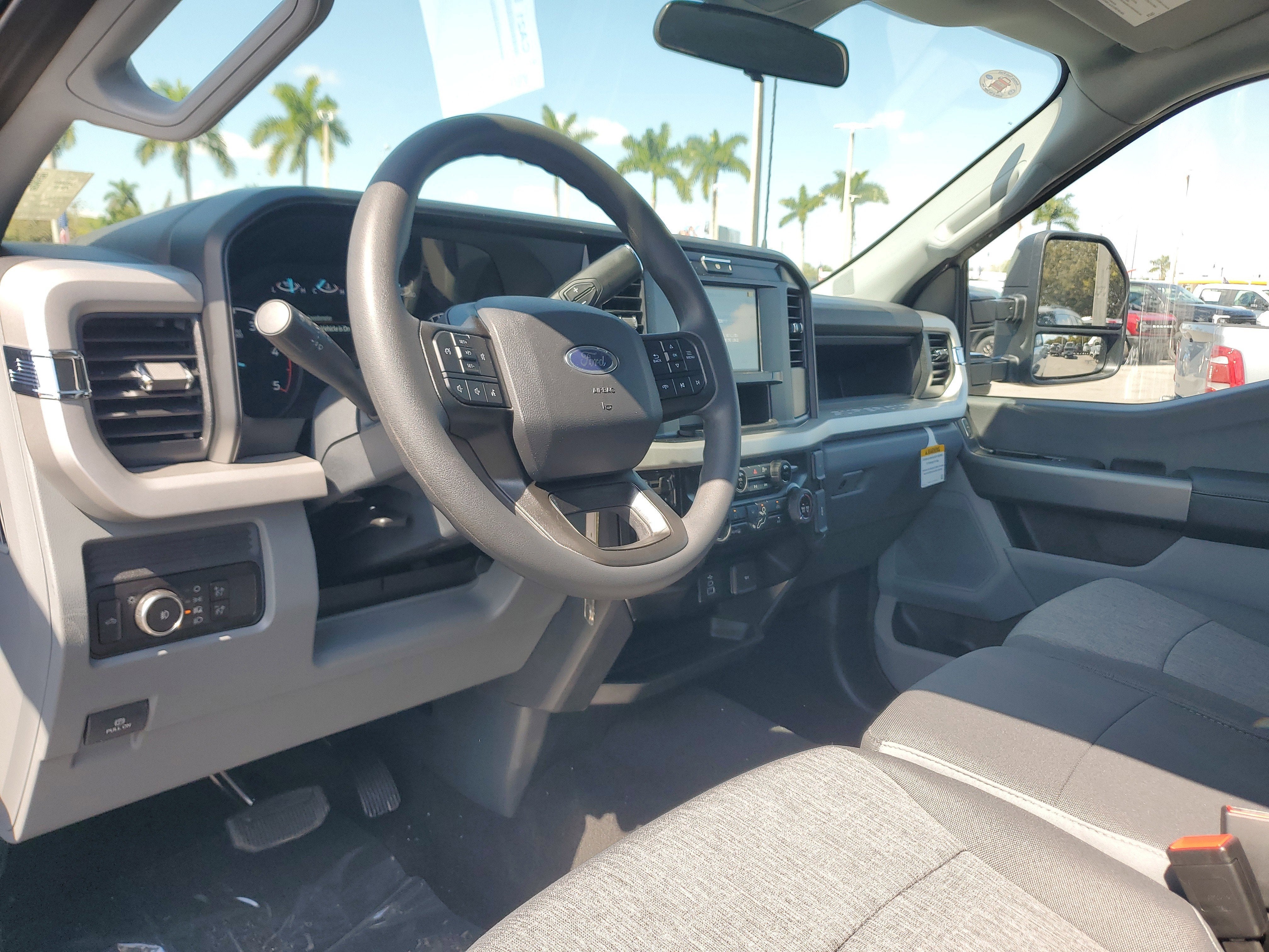 2026 Ford Super Duty F-350 SRW XL