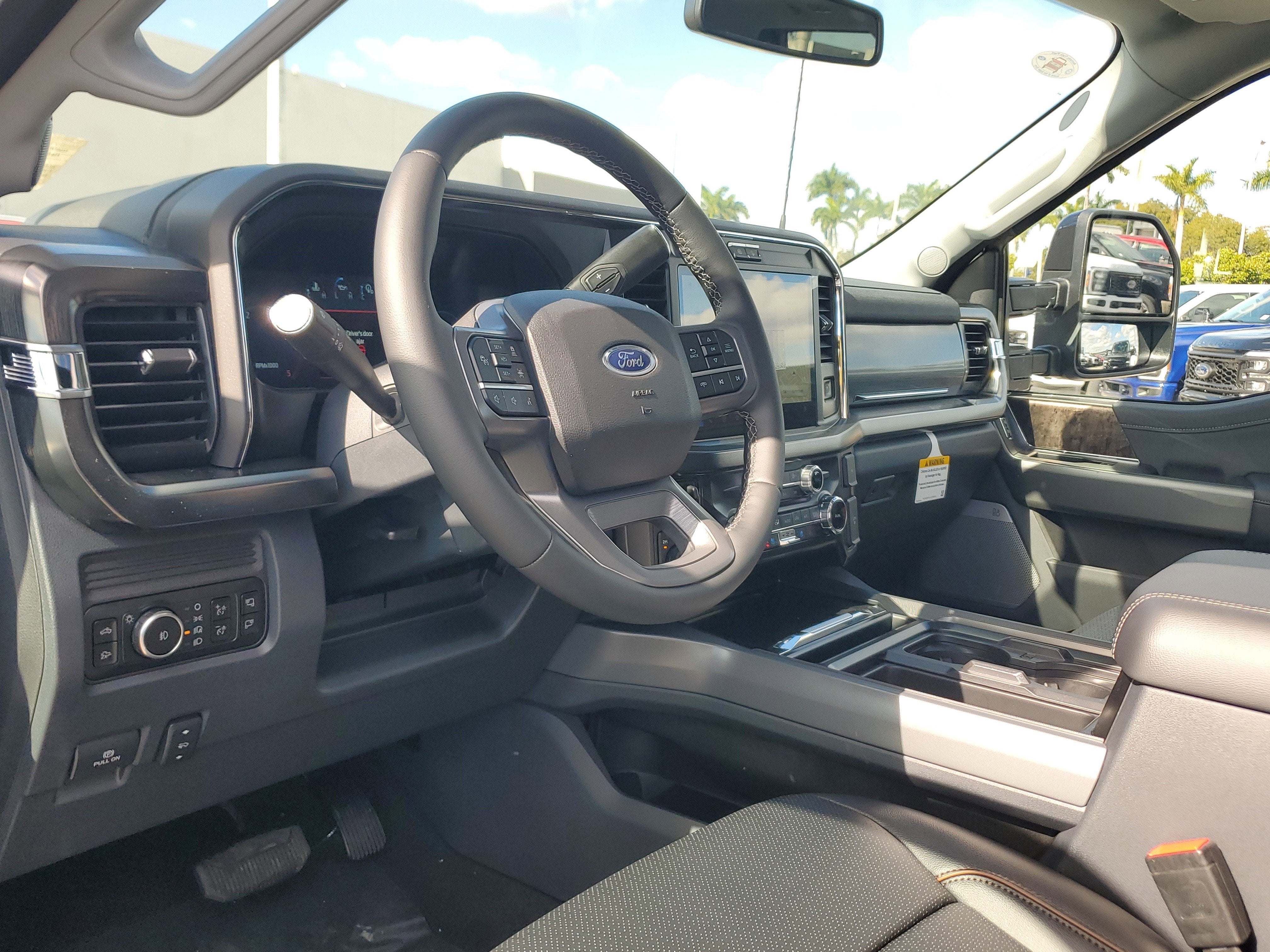 2026 Ford Super Duty F-350 SRW LARIAT