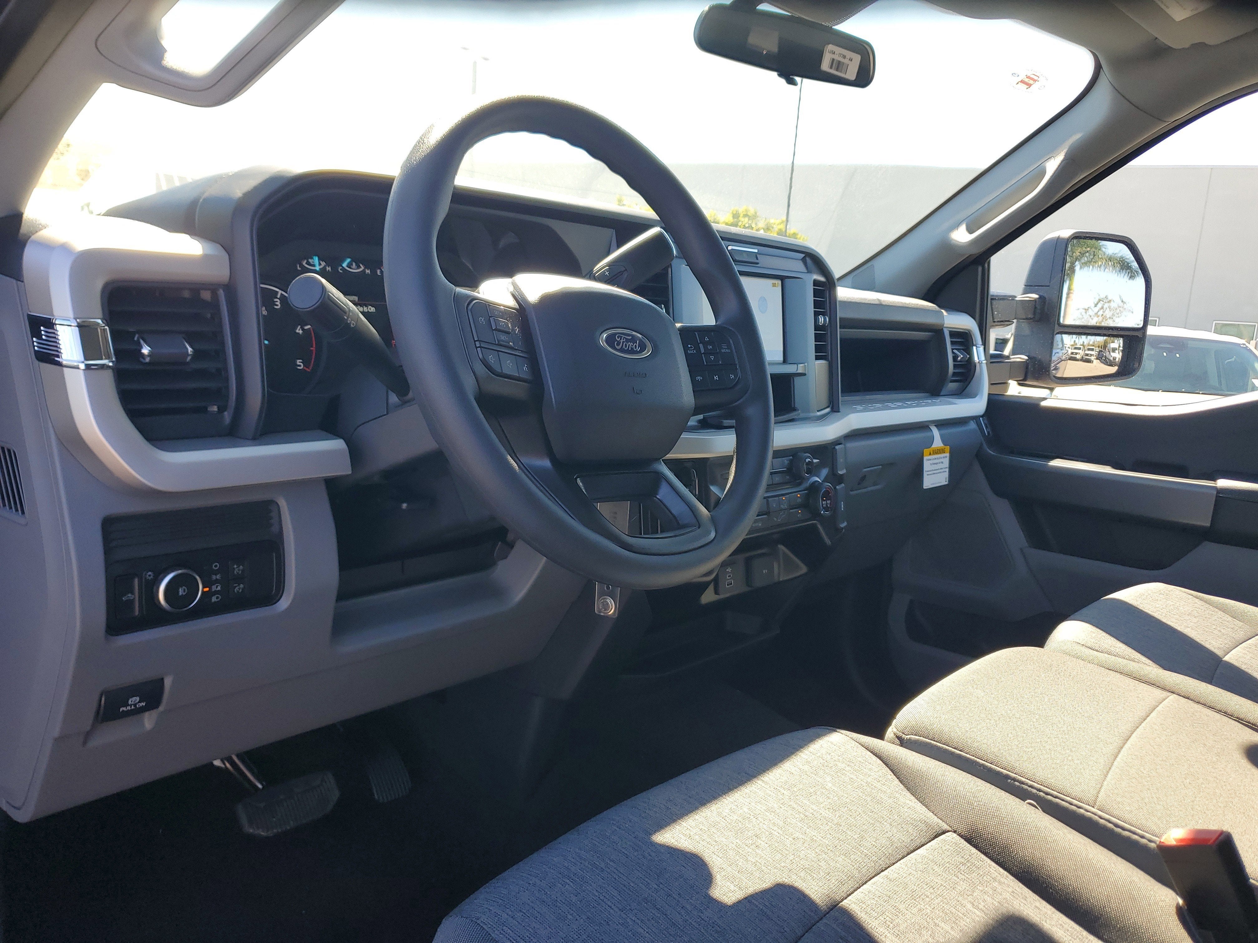 2026 Ford Super Duty F-350 SRW XL