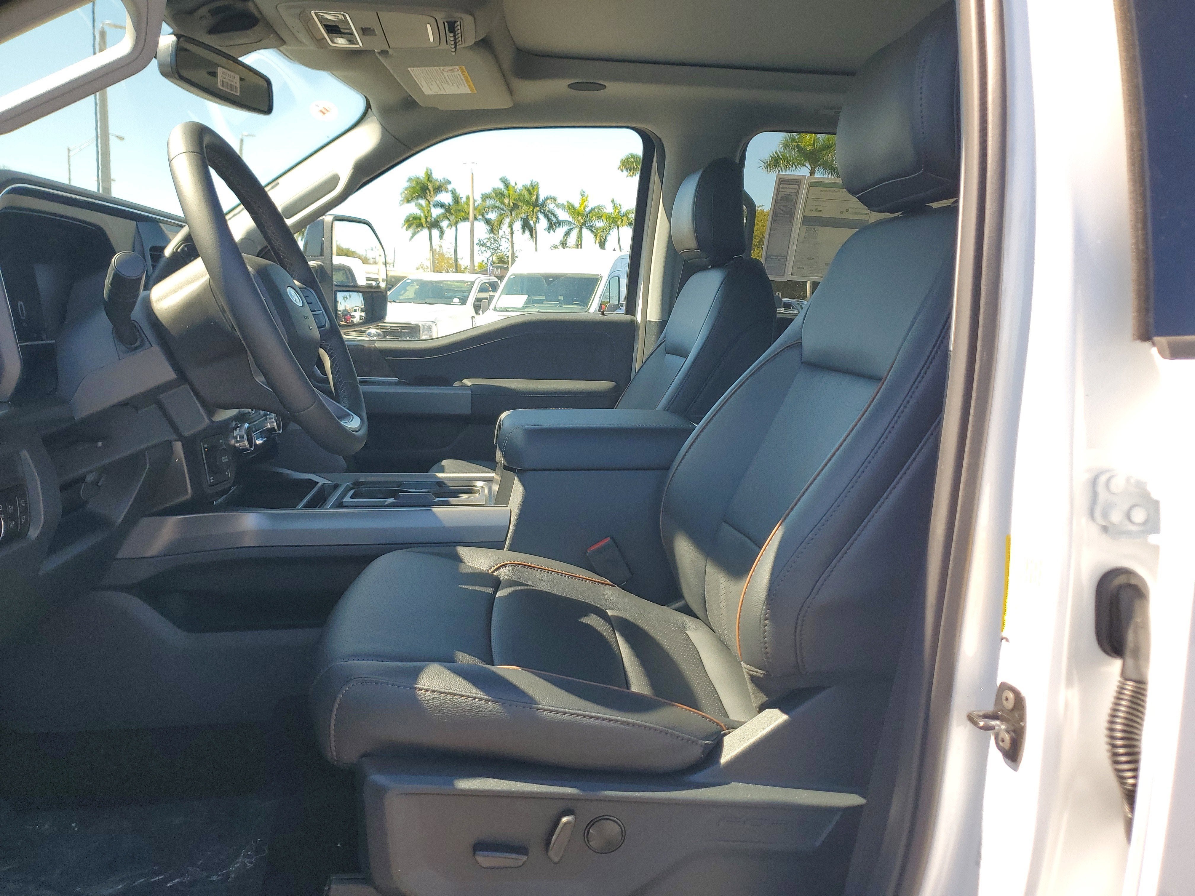 2026 Ford Super Duty F-350 SRW LARIAT