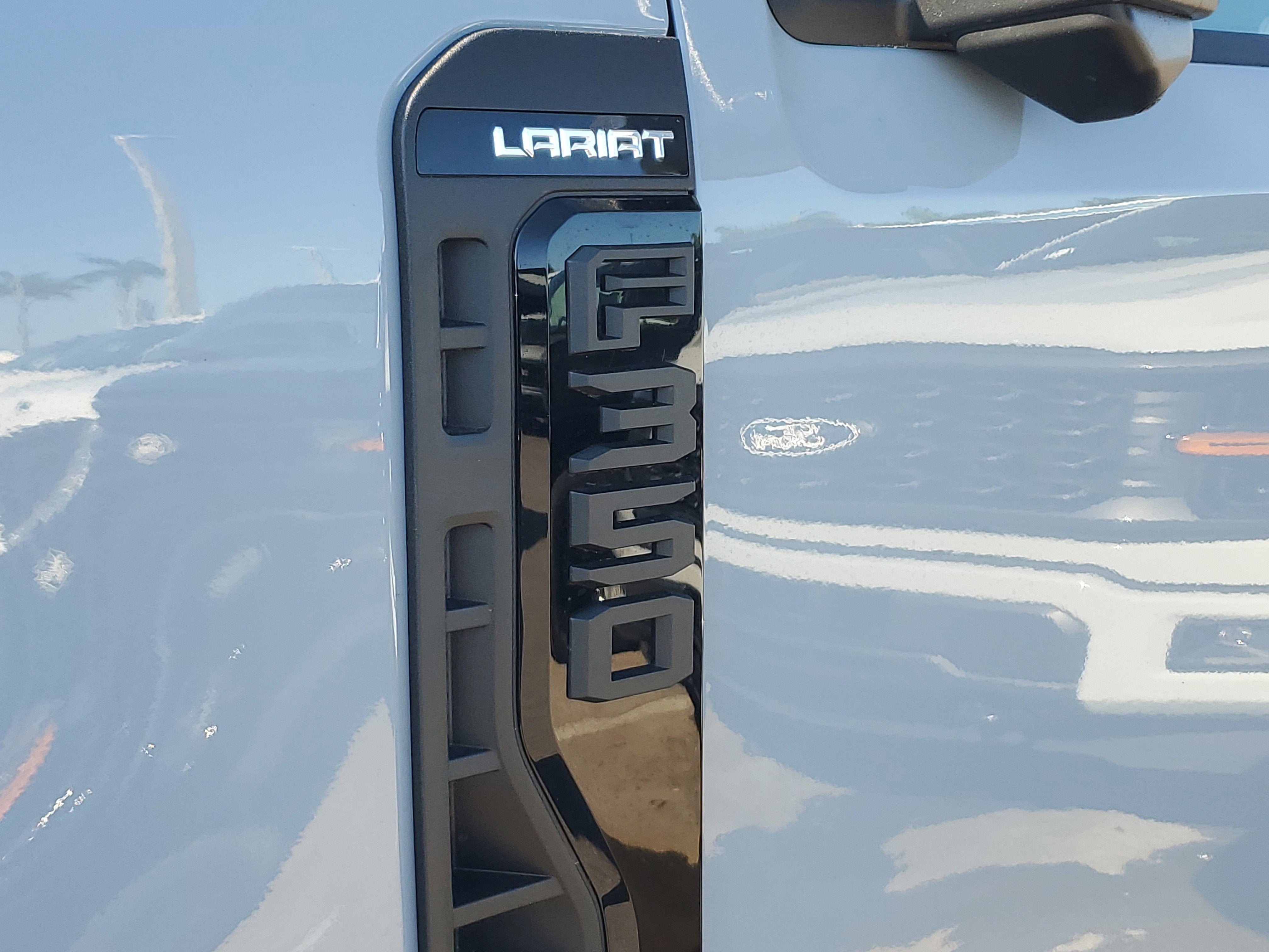 2026 Ford Super Duty F-350 SRW LARIAT