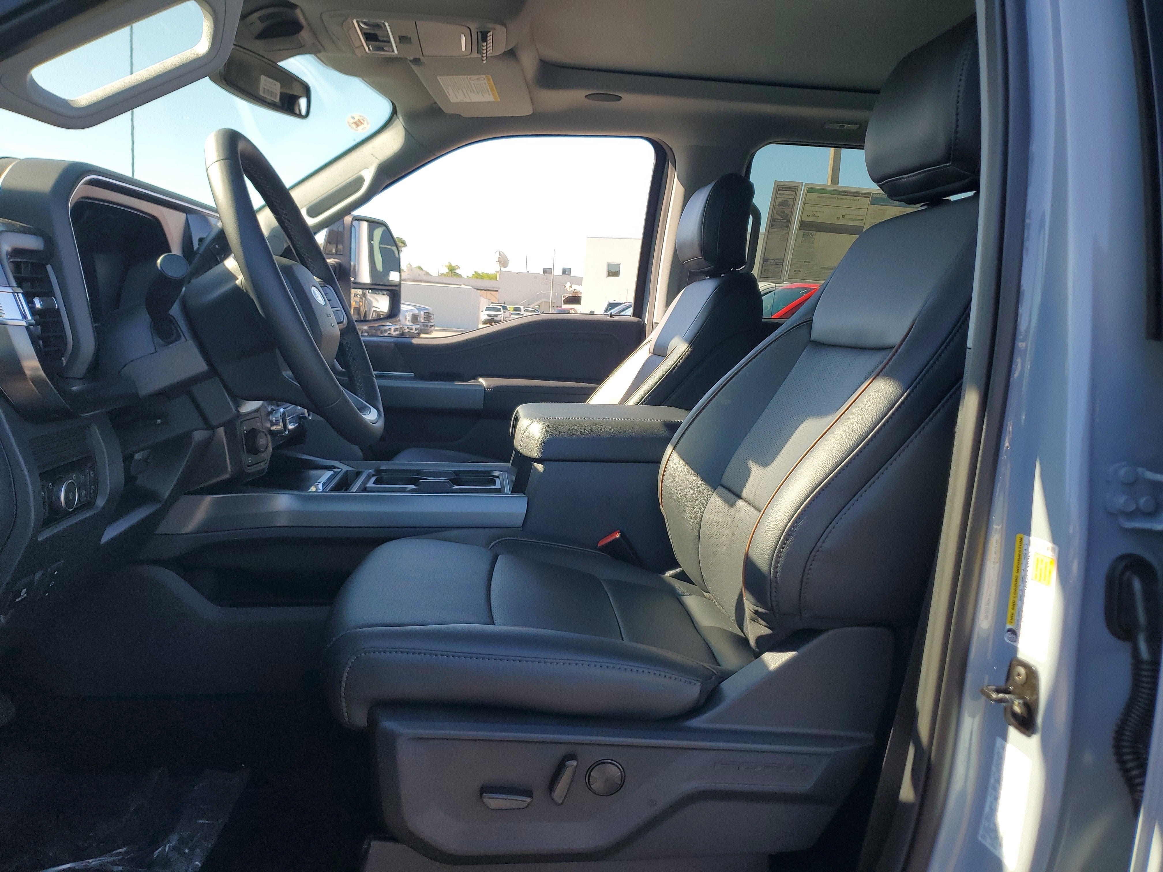 2026 Ford Super Duty F-350 SRW LARIAT