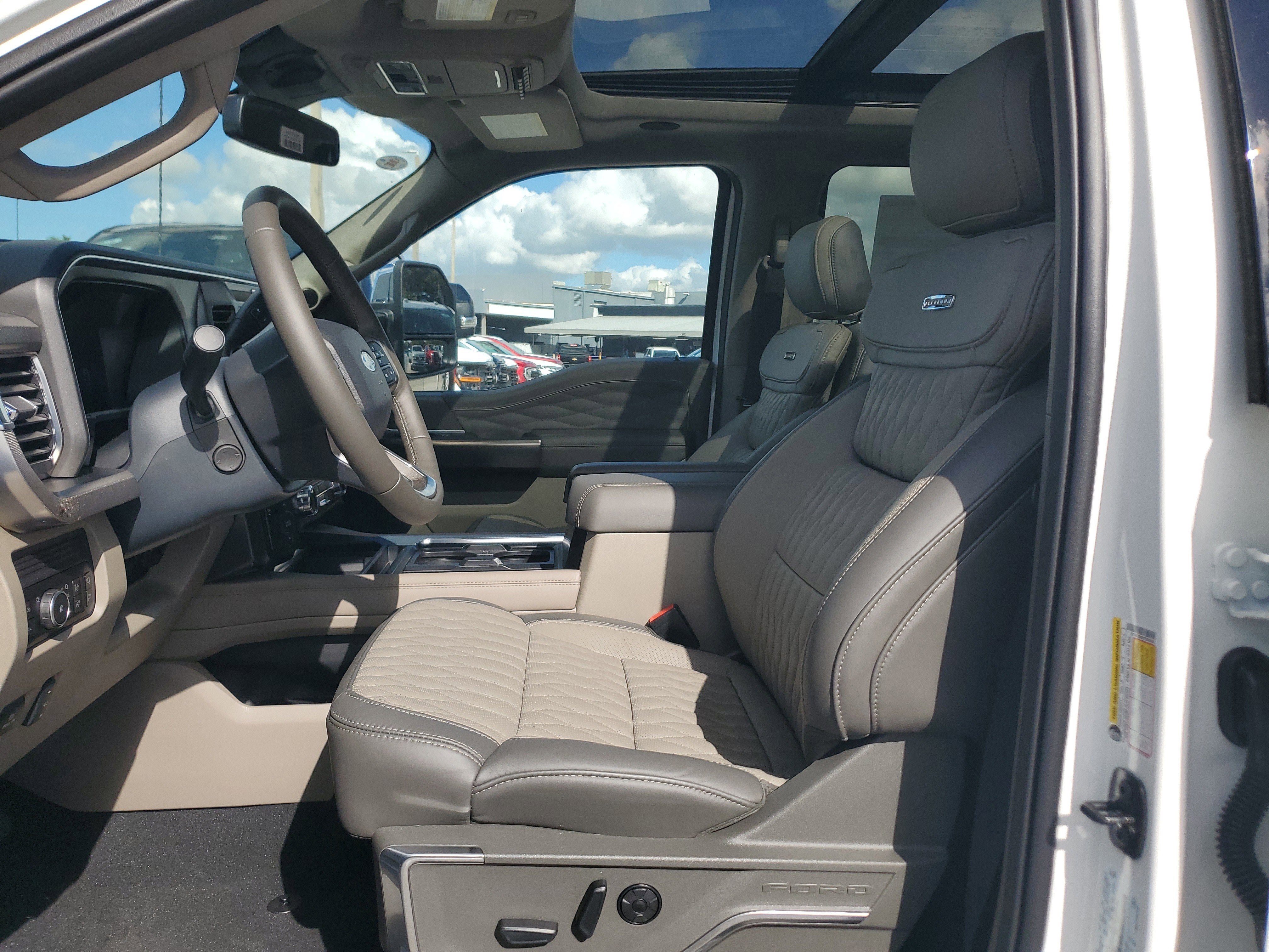 2026 Ford Super Duty F-350 DRW Platinum