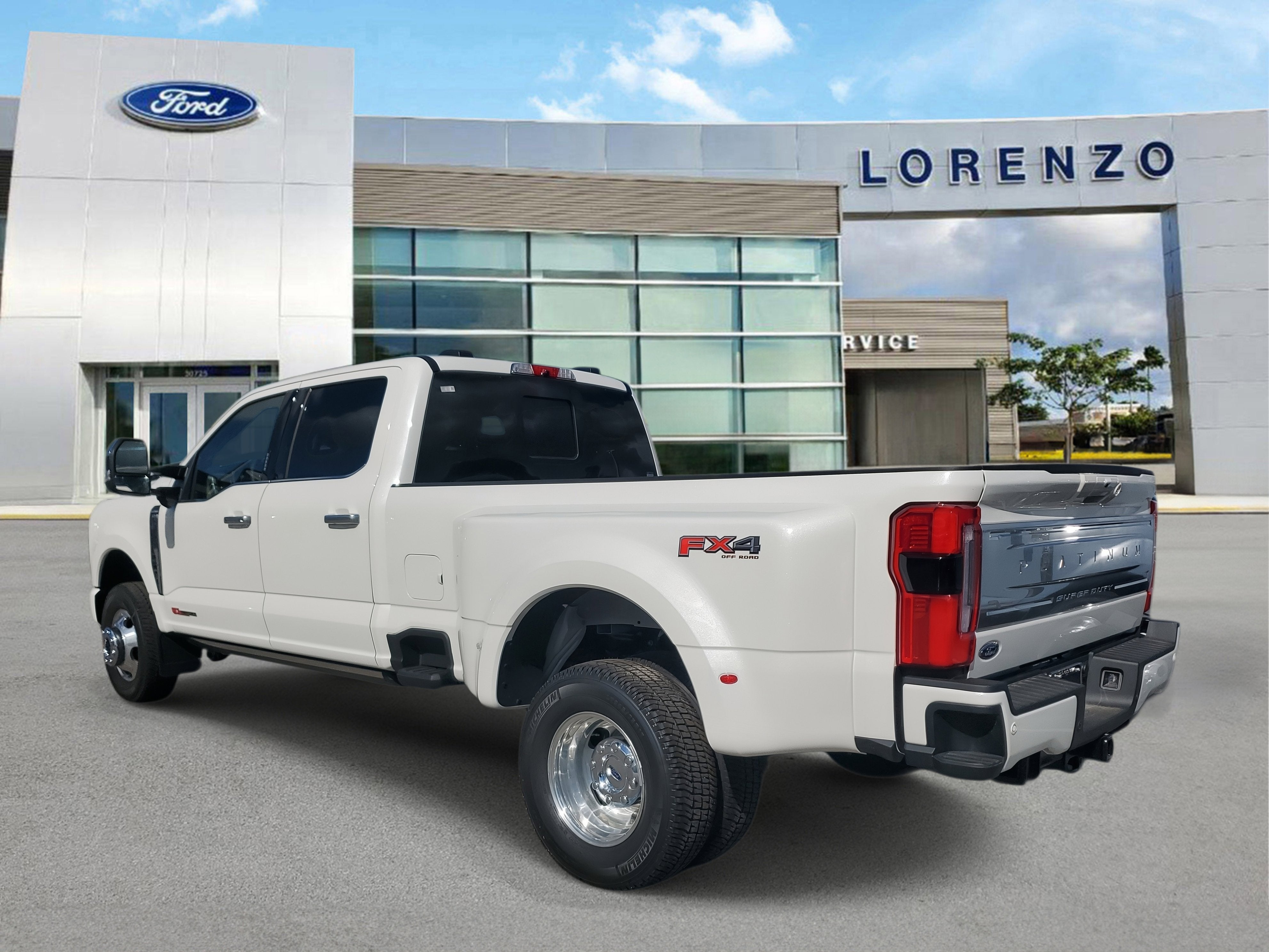 2026 Ford Super Duty F-350 DRW Platinum