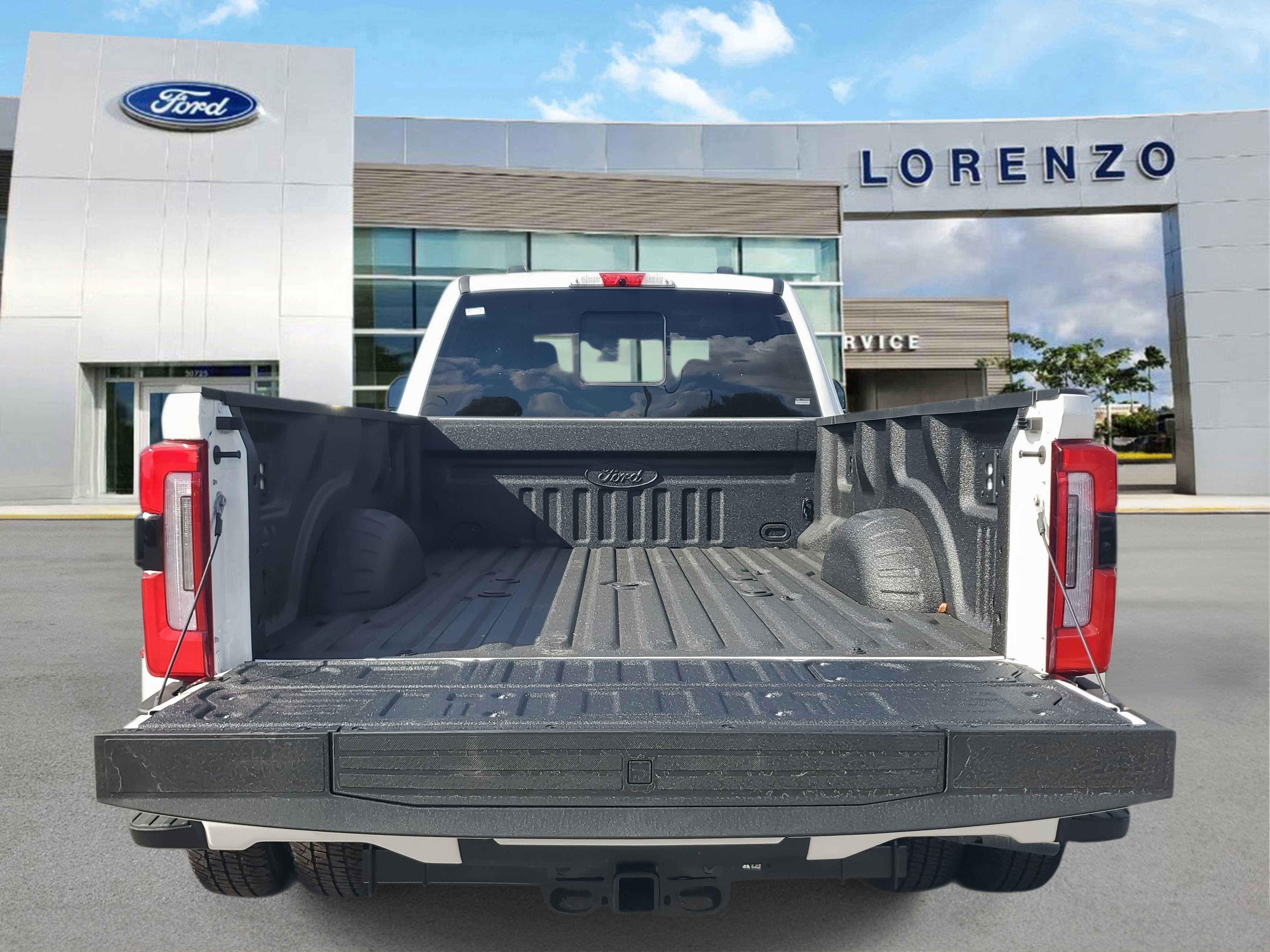 2026 Ford Super Duty F-350 DRW Platinum
