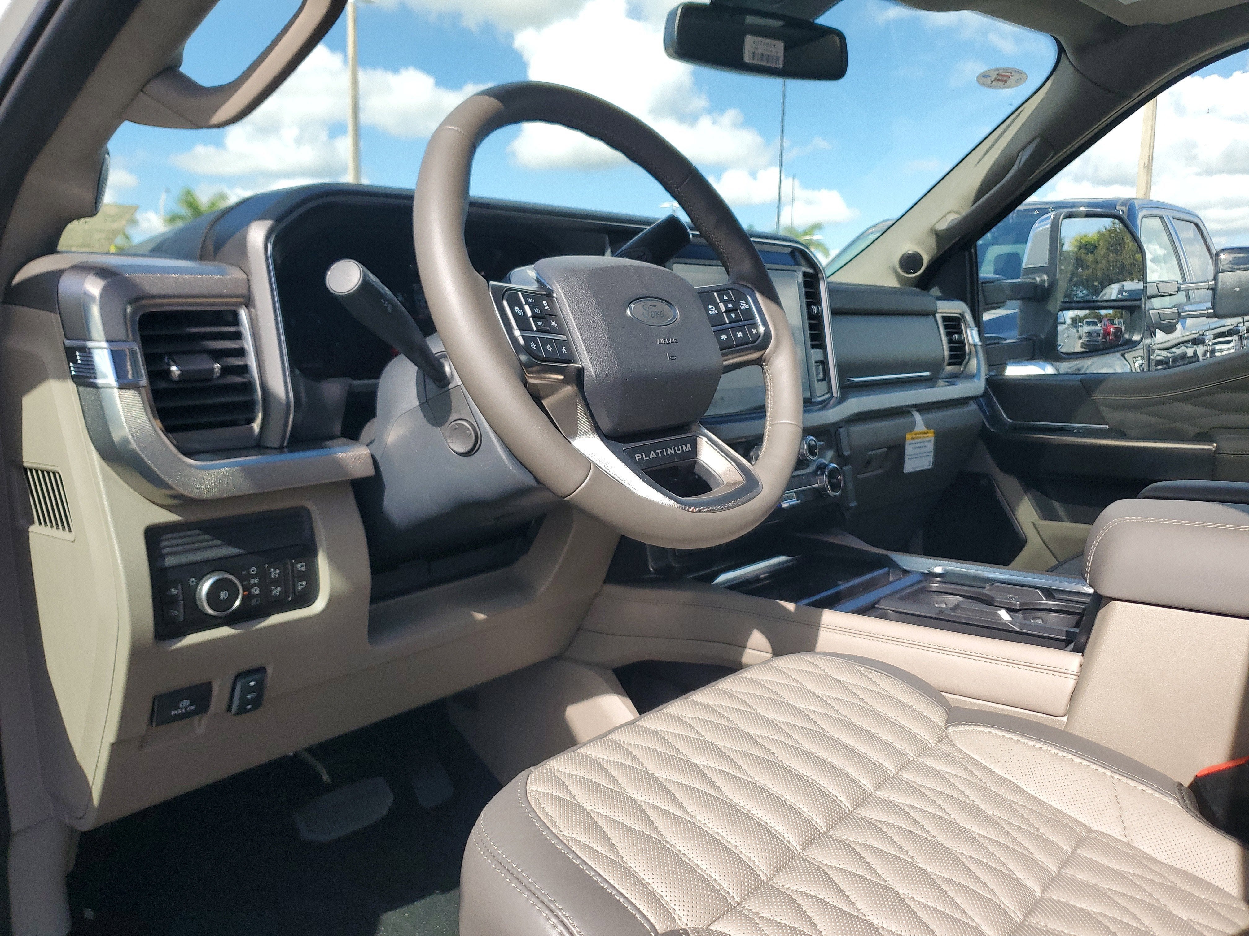 2026 Ford Super Duty F-350 DRW Platinum