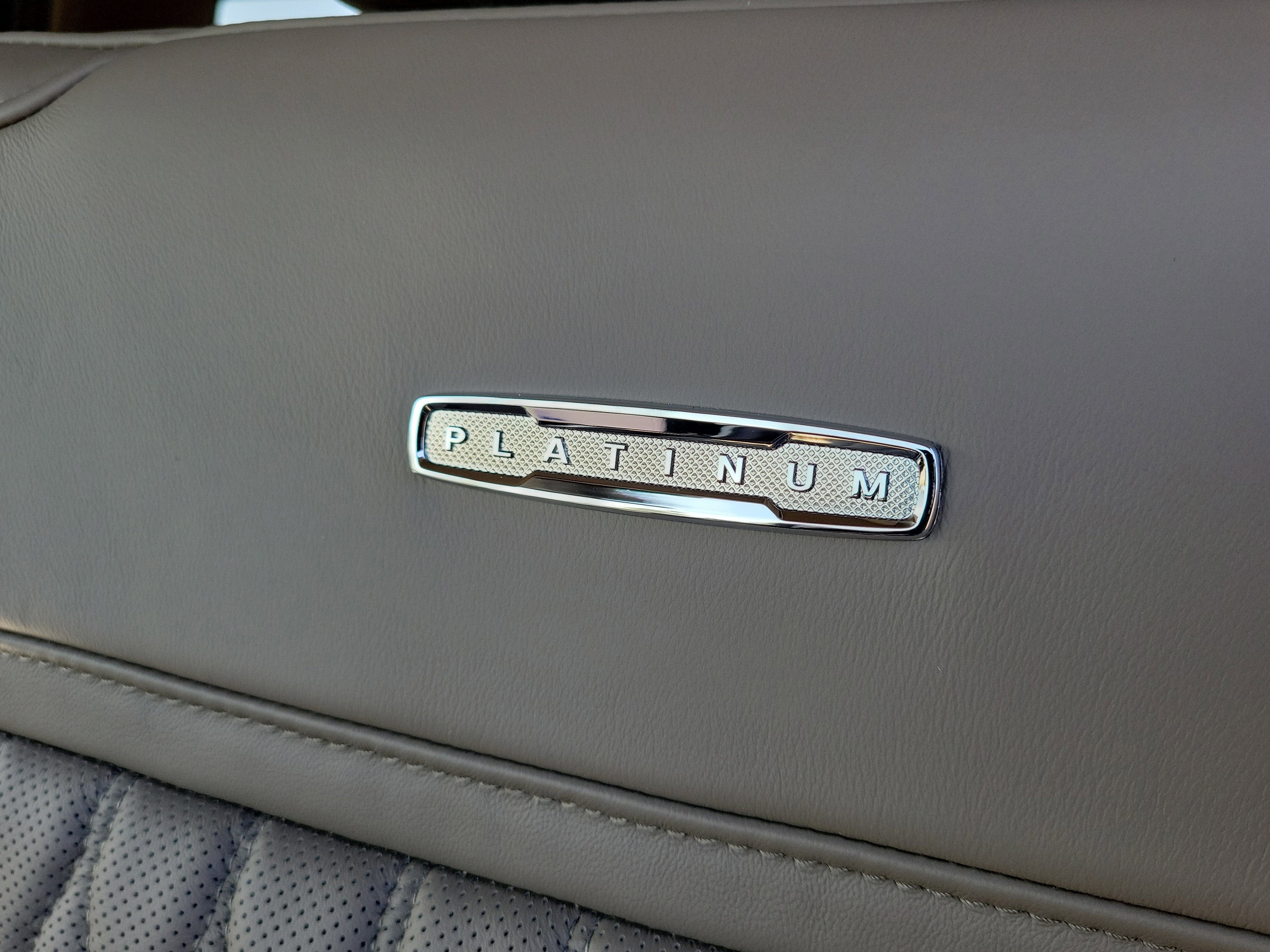 2026 Ford Super Duty F-350 DRW Platinum