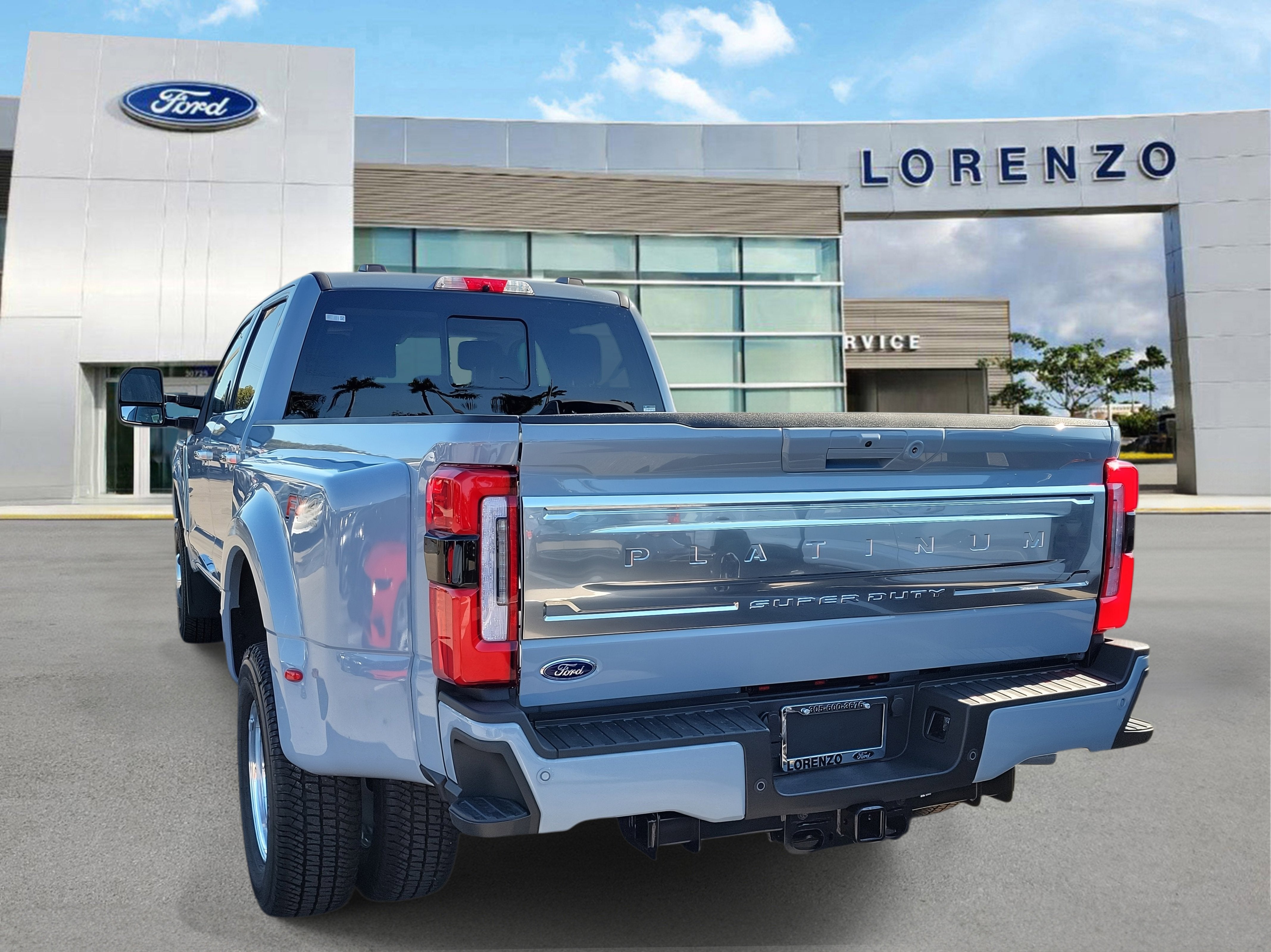 2026 Ford Super Duty F-350 DRW Platinum